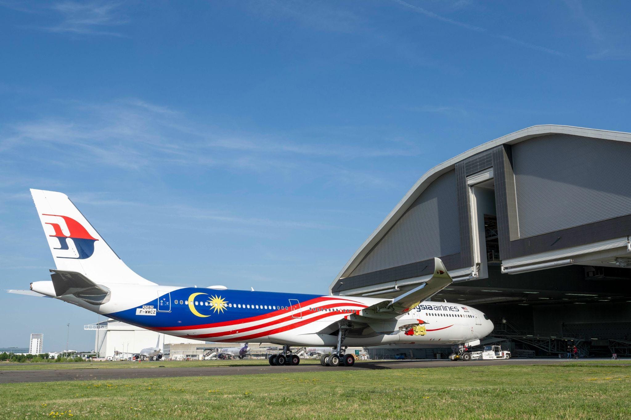 First Malaysia Airlines A330neo rolls out of paint shop