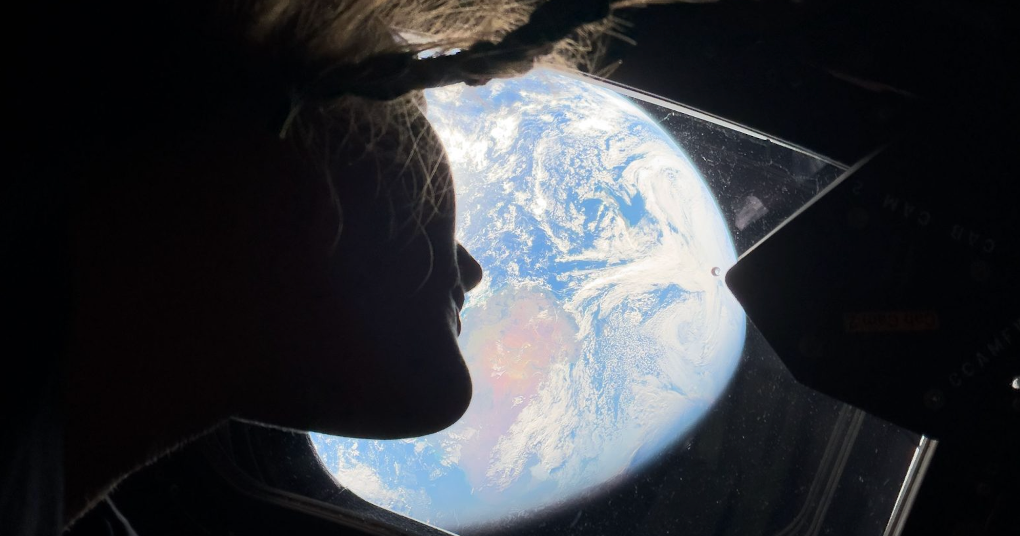 Smartphones vs. General Relativity: Why Artemis Photos Won’t Auto-Rota