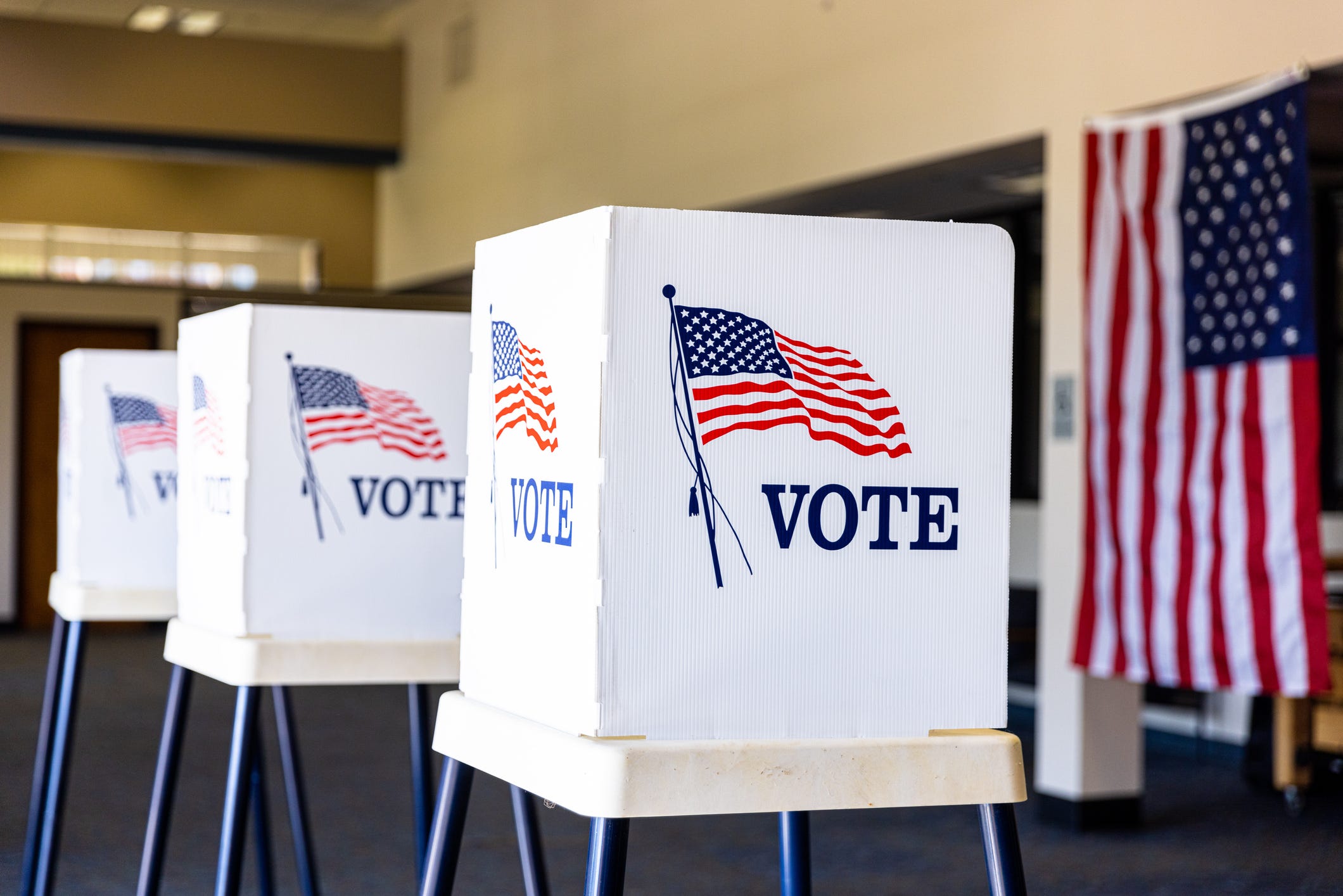 How Polls Predict Elections Without Asking Everyone (And Why They’re Sometimes Wrong)