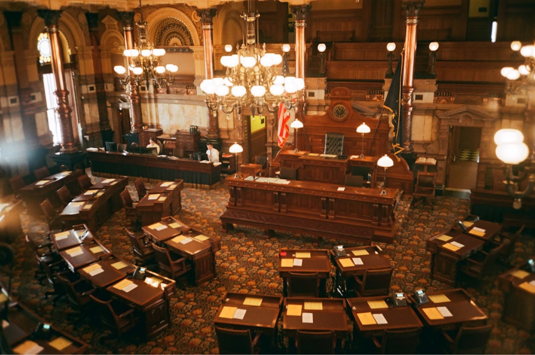 Can a Blockchain System Replace a Courtroom?