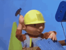 GIF do desenho “Bob, the buider” com o personagem martelando a fim de realizar a construção desejada.