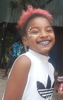 Kyara e sua maquiagem afro de carnaval!