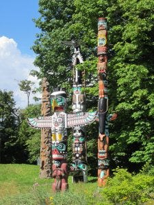 Stanley Park totem pole with thunderbird