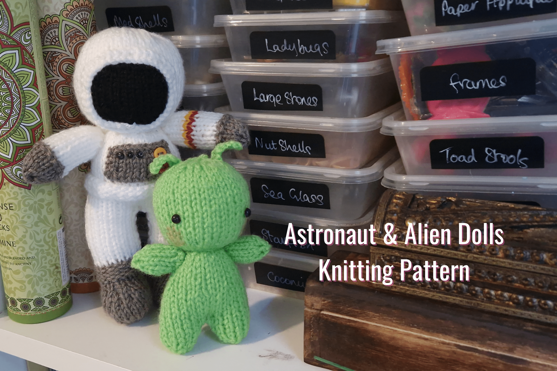 Astronaut & Alien Dolls Knitting Pattern (Knitting Patterns)