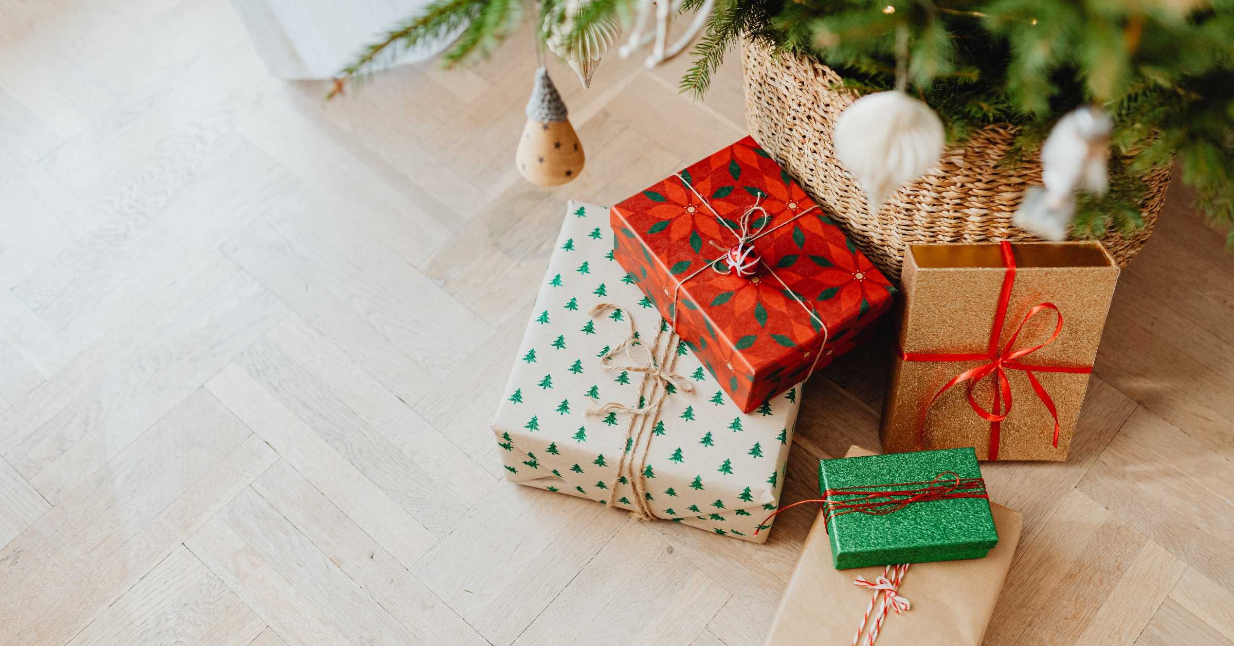 Can You Bring Wrapped Gifts on a Plane- Holiday Travel Tips