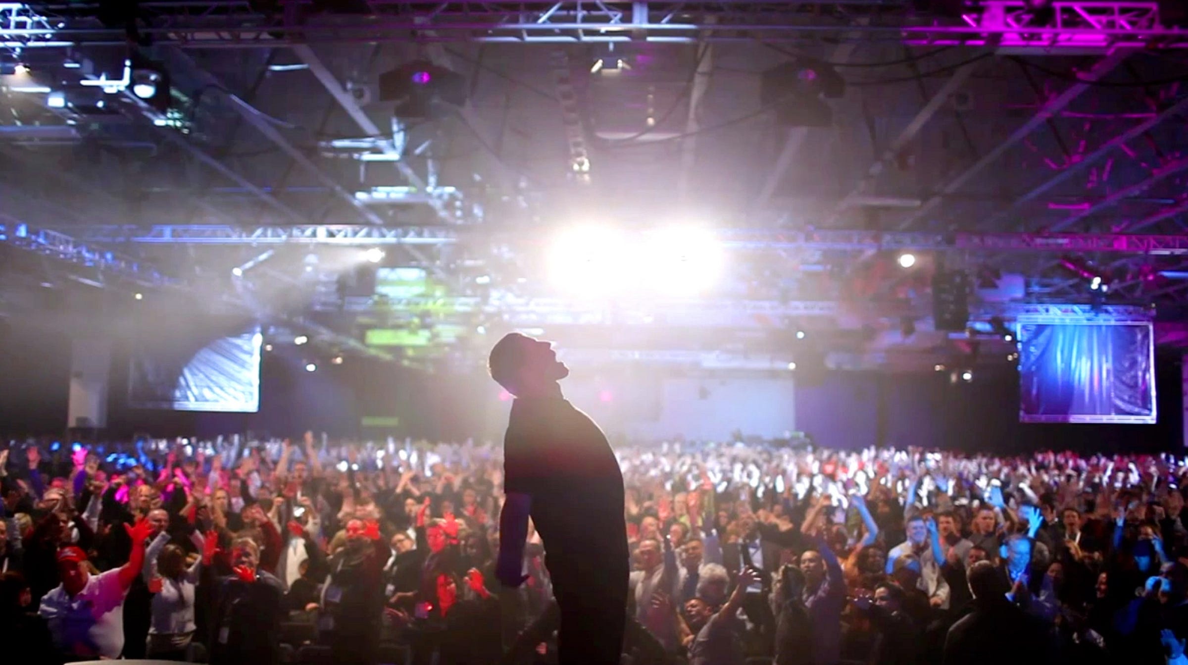 10 Things I Learned From A Tony Robbins Seminar — Unleash The Power Within