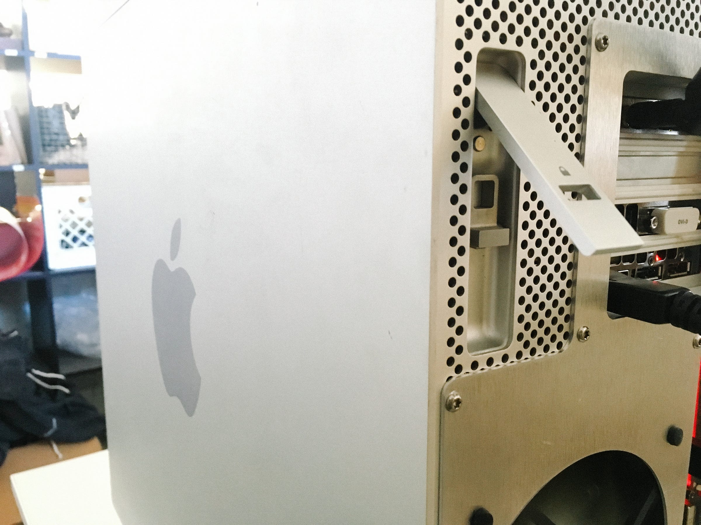 Building Root Ventures Retro Power Mac G5 Hackintosh