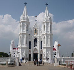 Velankanni basilica, Velankanni, Tamil Nadu. (Image courtesy: Wikipedia)