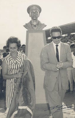 Primeira dama e prefeito Dadinho na inauguração do busto em 1963