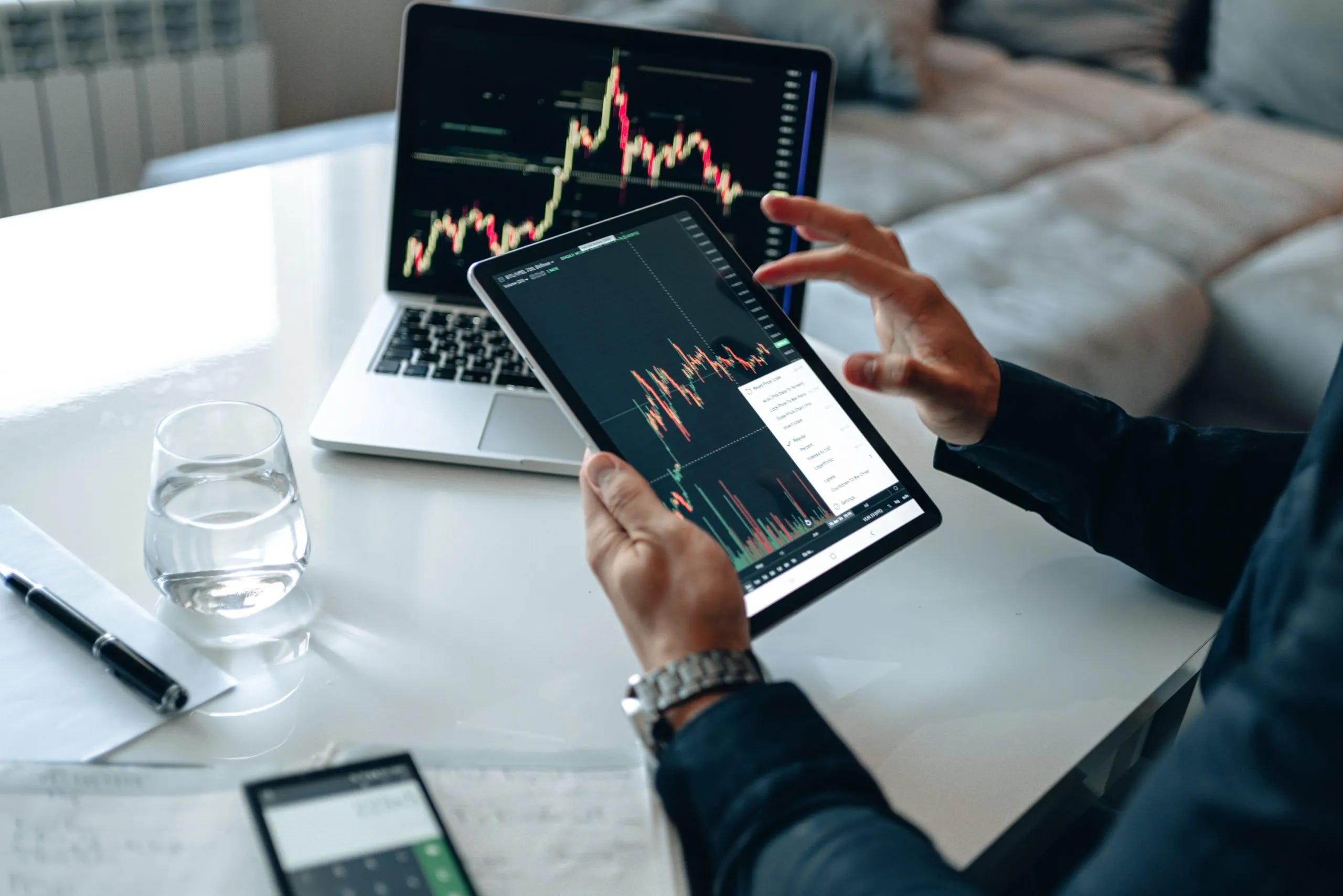 Why Social Media Is Making Everyone Think They’re a Trader