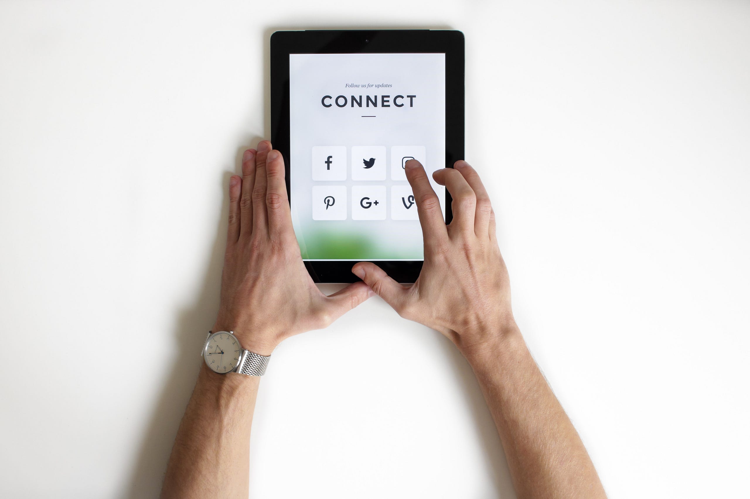 Featured image for How To Quit Social Media