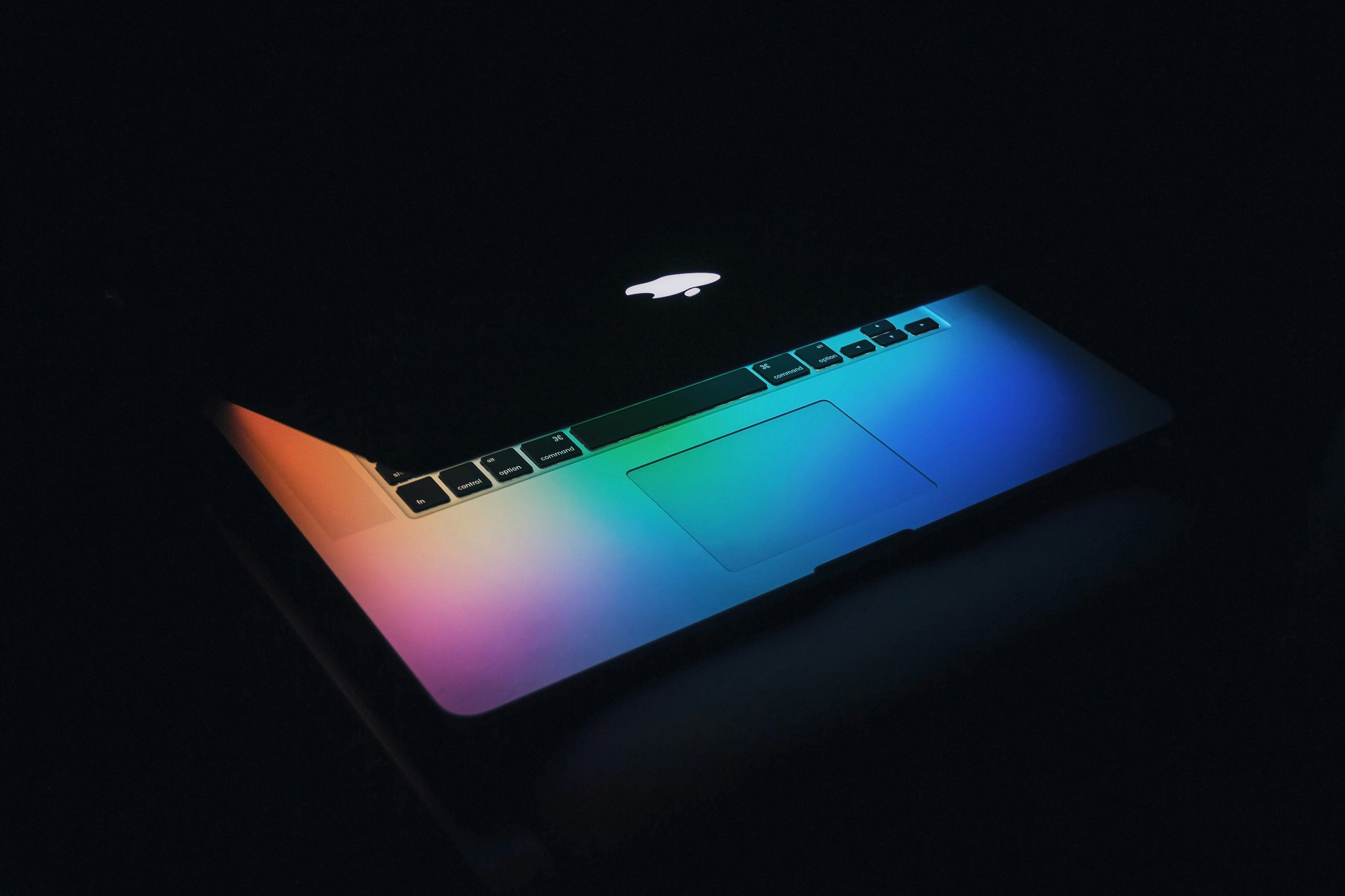 Why Would Anybody Buy A Non-Apple Laptop Now