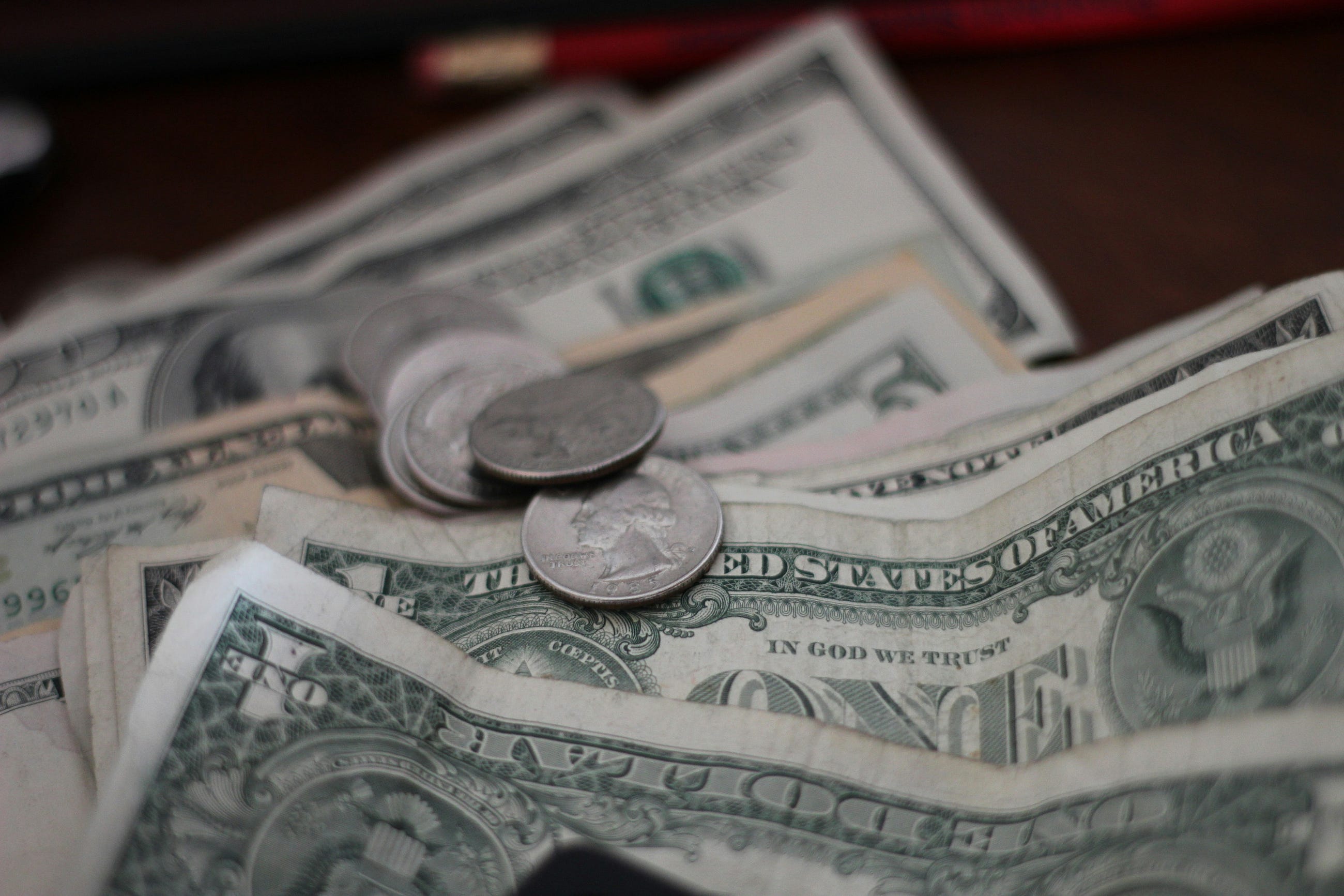 How I Earn $500 a Month Writing Articles With AI Tools