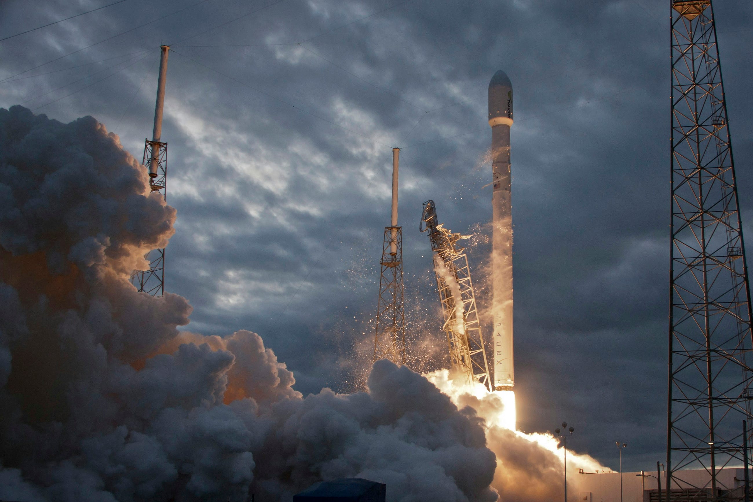 Will SpaceX’s Plan to Sell Internal Shares Push Its Valuation to $210