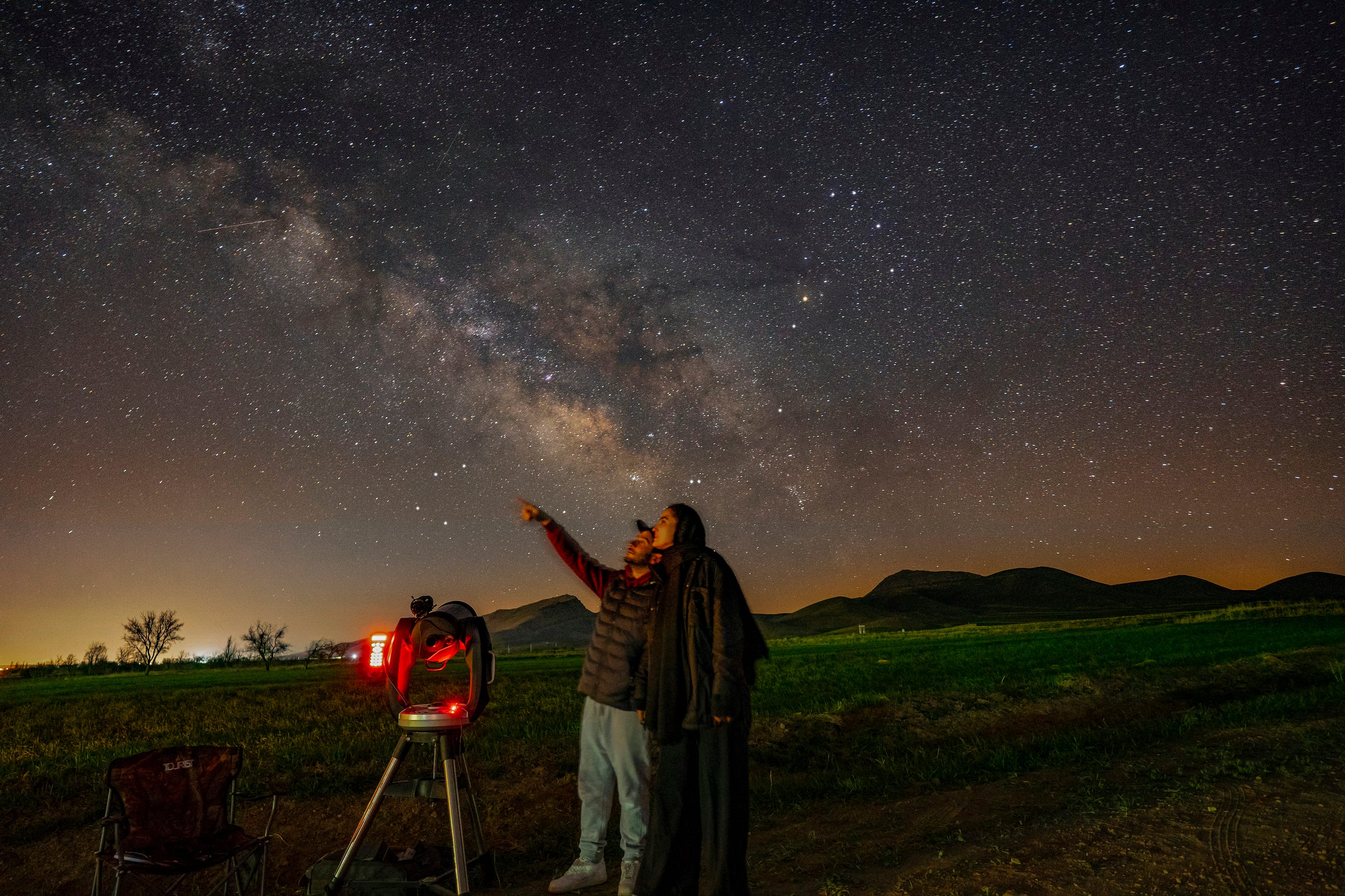 The detective story in a grain of cosmic dust.