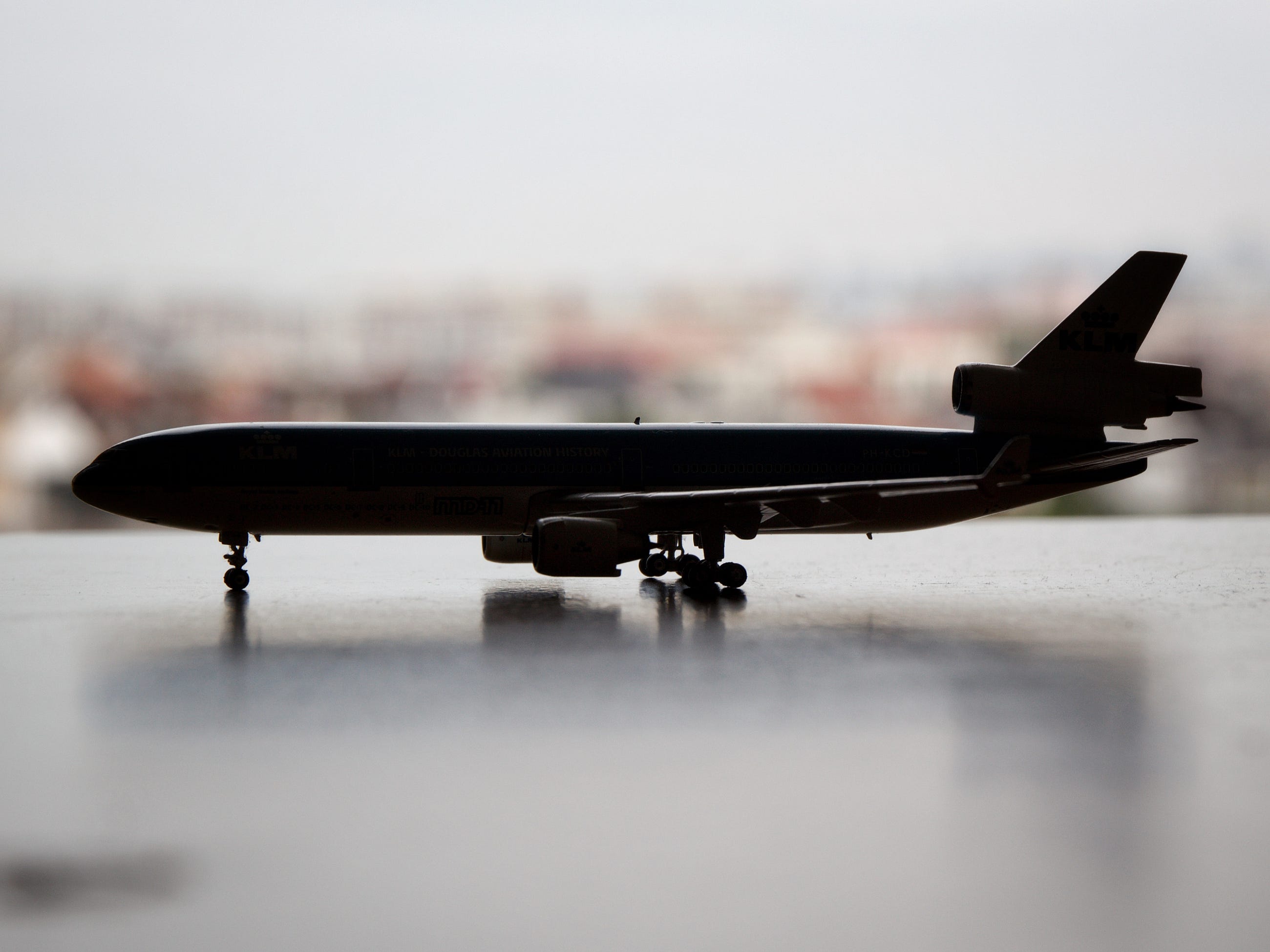 Future Development of the Airplane: We Can Fly in the Air for Years