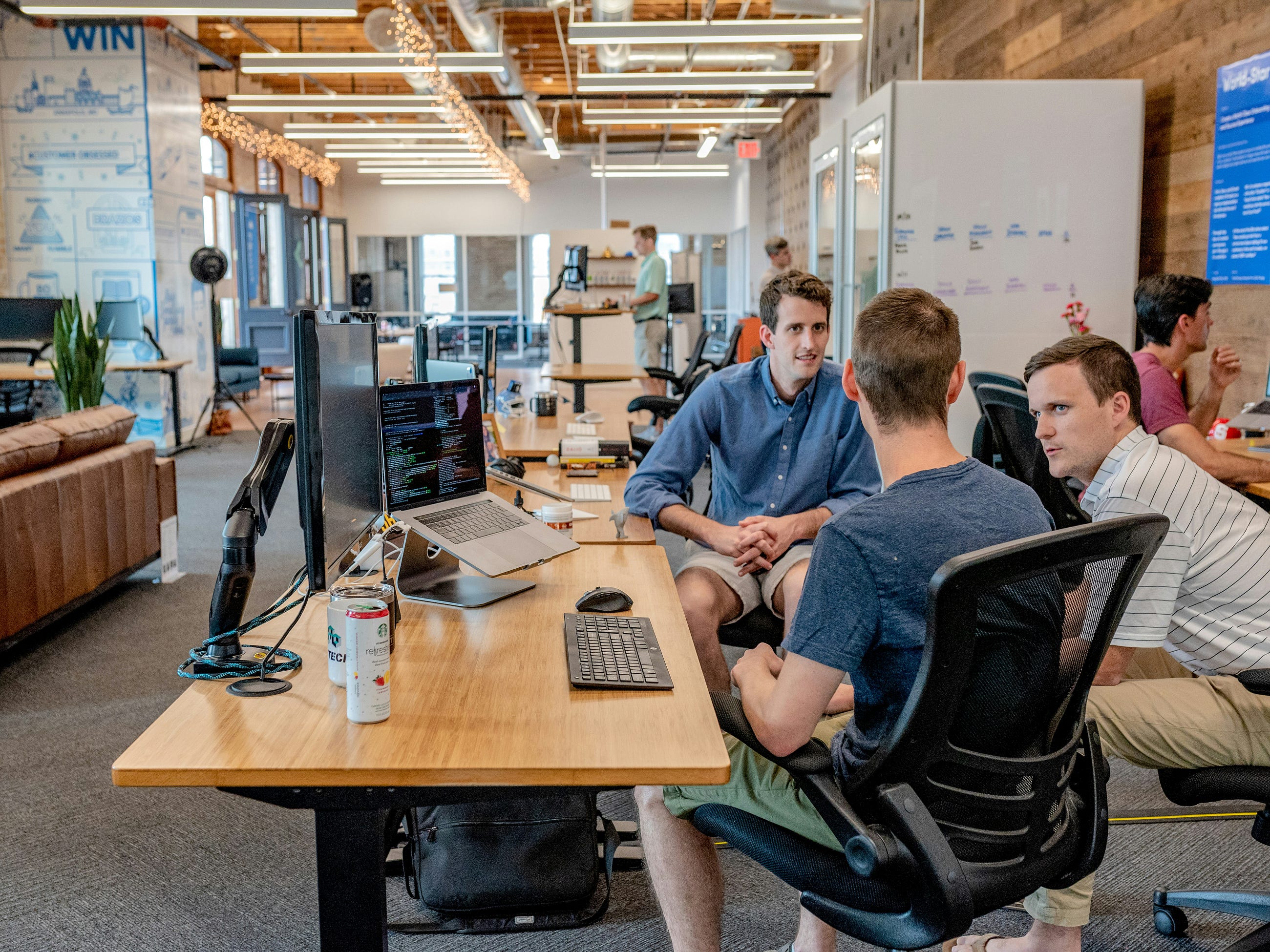 Why Freshers Who Know Coding Still Struggle With Real Projects in 2026