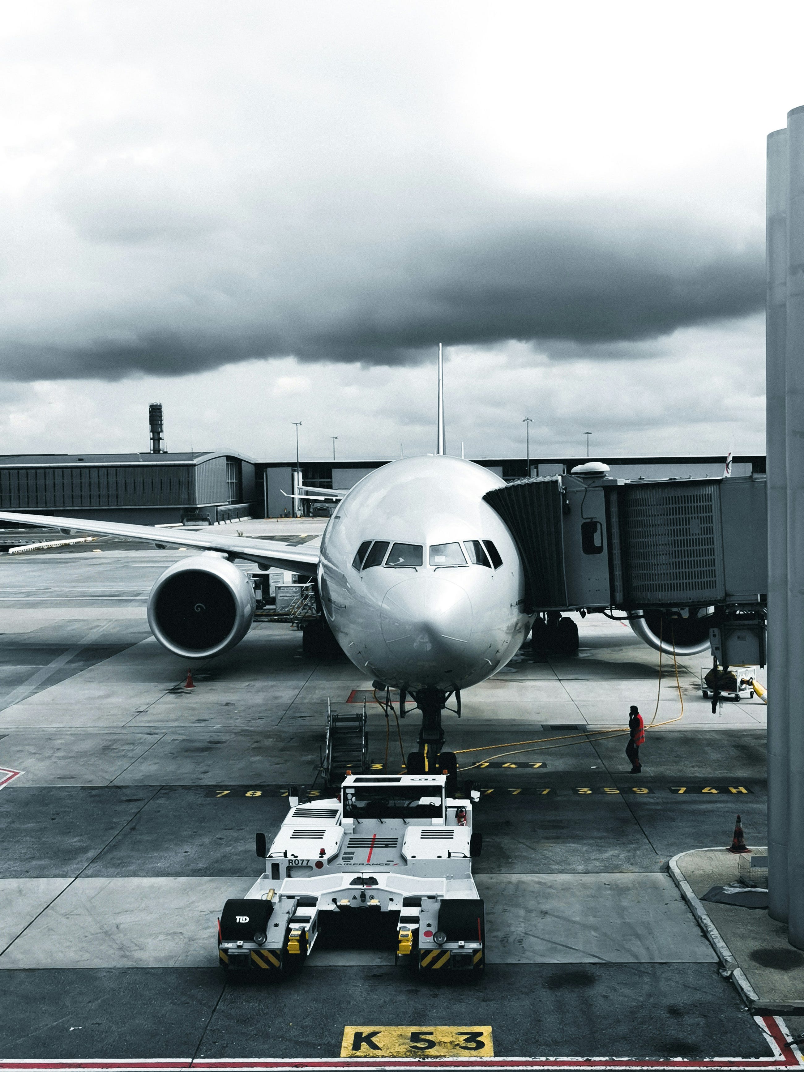 Precision Fastening Tools in Aircraft Maintenance Operations