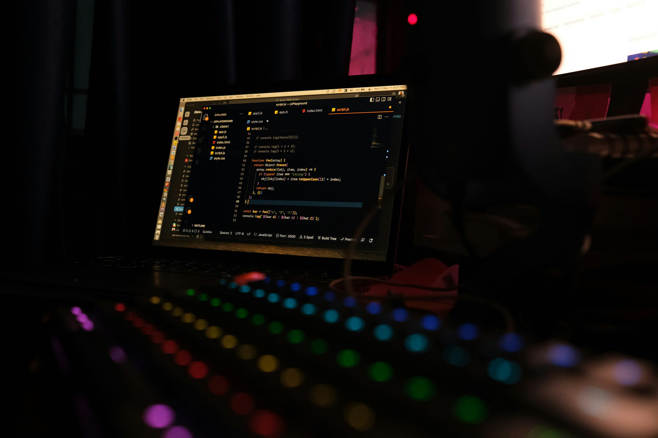 The ?? and ? operators in JavaScript