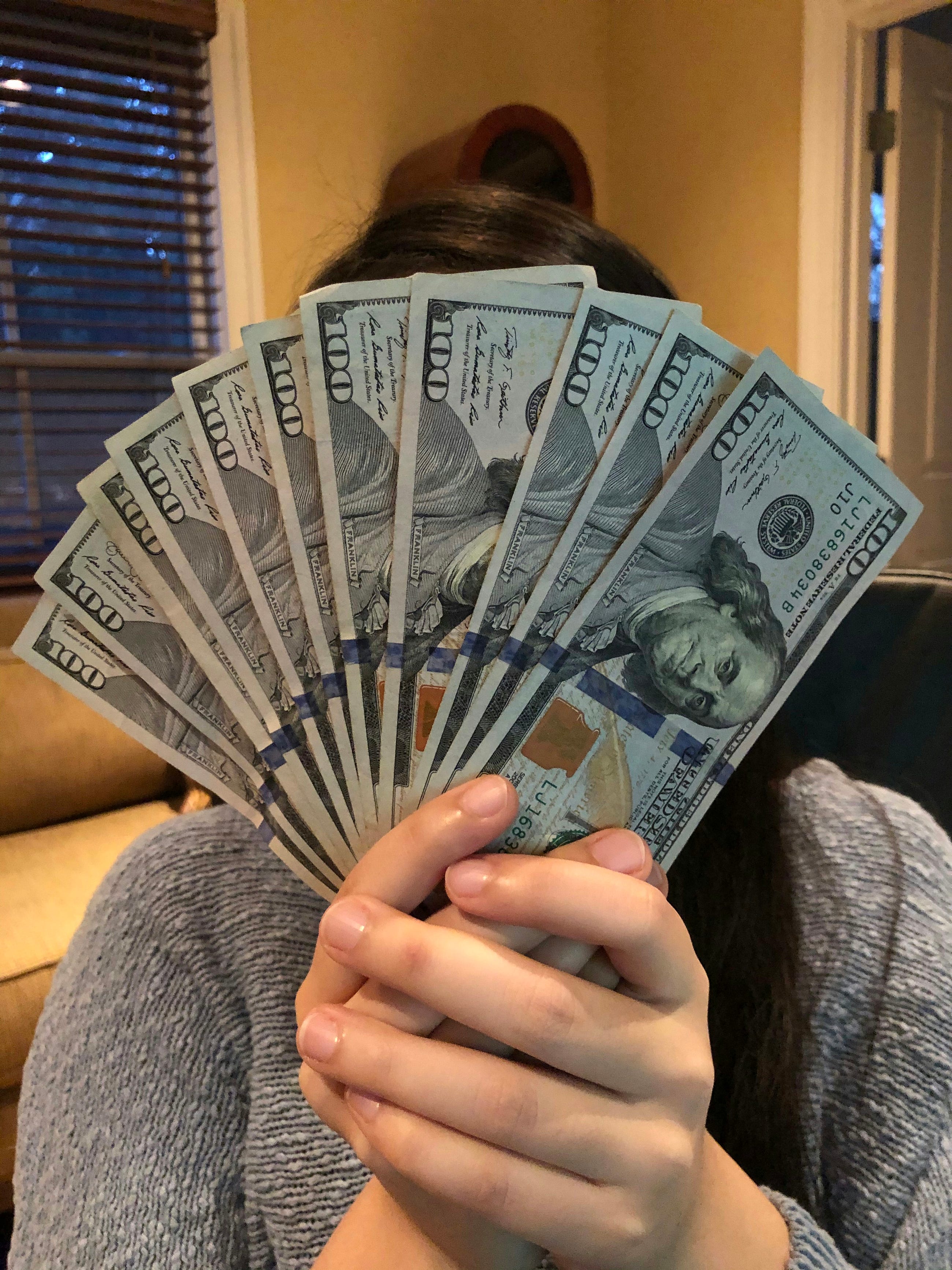 Earning Passive Income with Free AI Tools and Gumroad