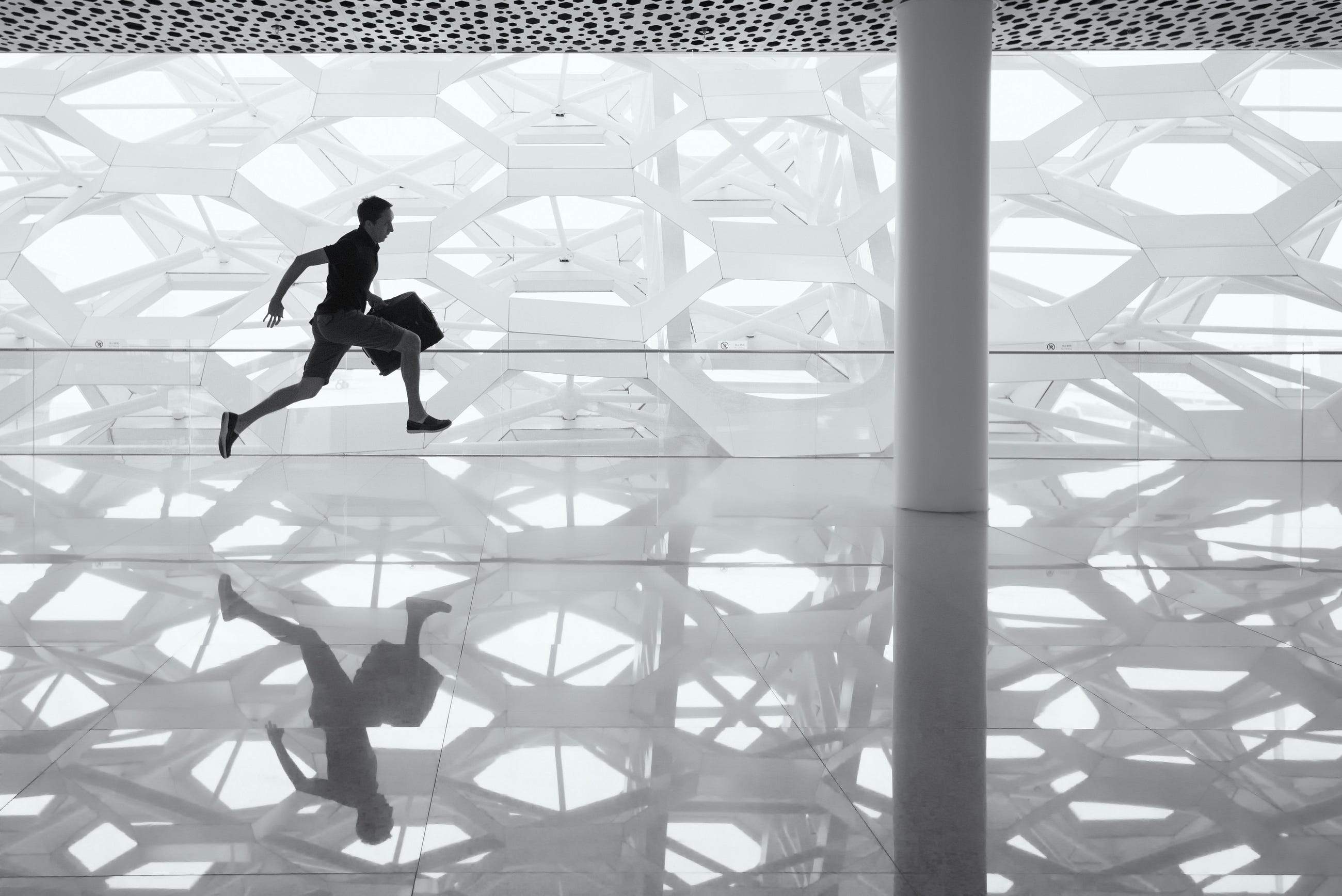 Why It’s Better to Be Late Than Early on XRP: A Lesson in Late Capitalism