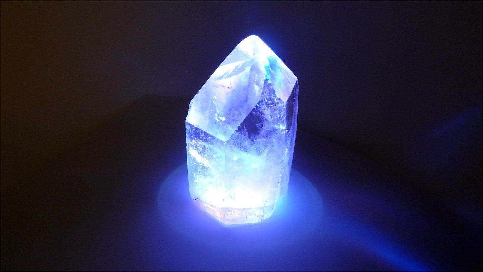 time-crystals-matter-in-four-dimensions-futuresin-medium