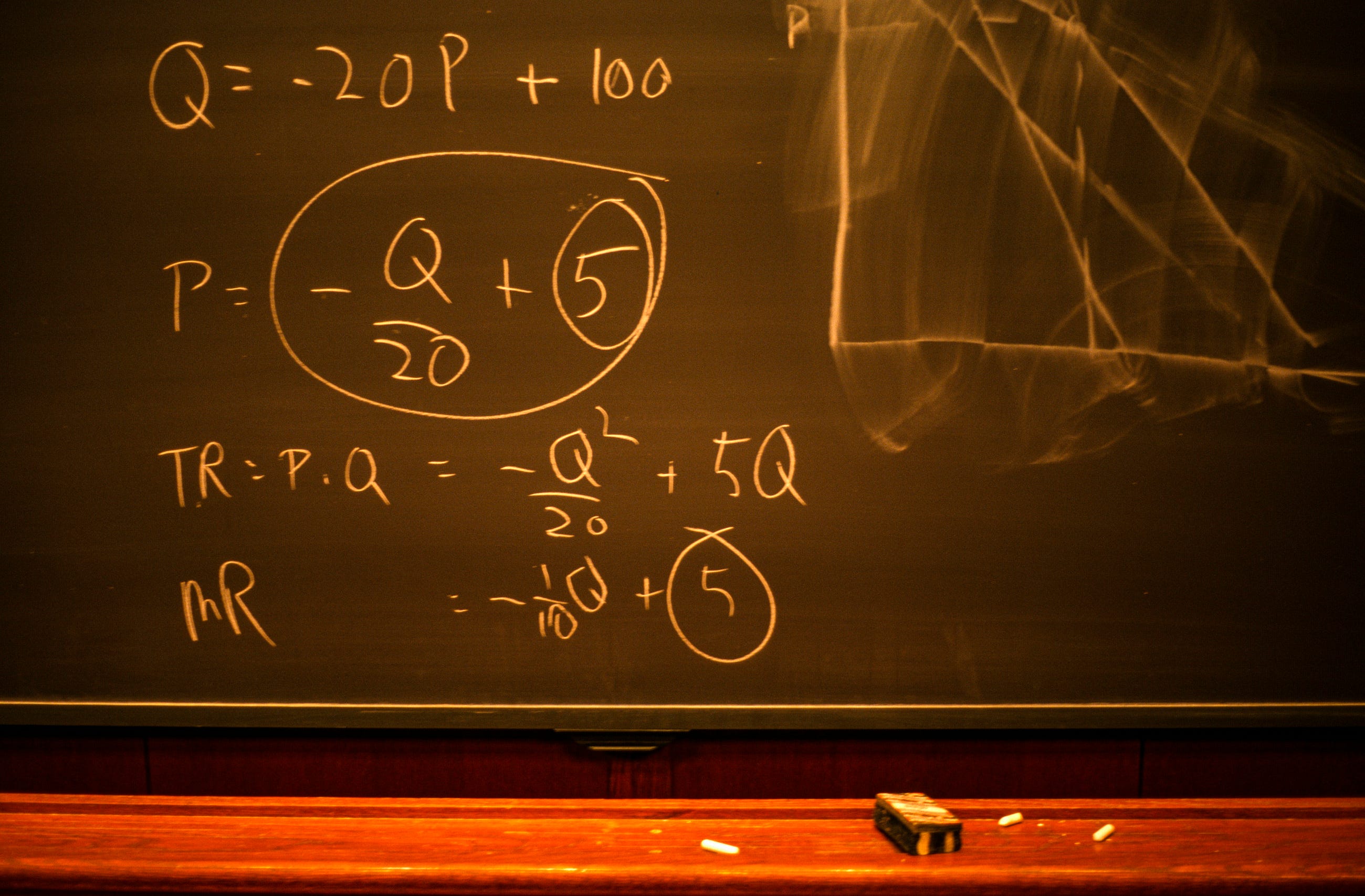 เมื่อ Cobb-Douglas Model กำลังจะใช้ไม่ได้อีกต่อไปในยุค Artificial Super Intelligence (ASI)