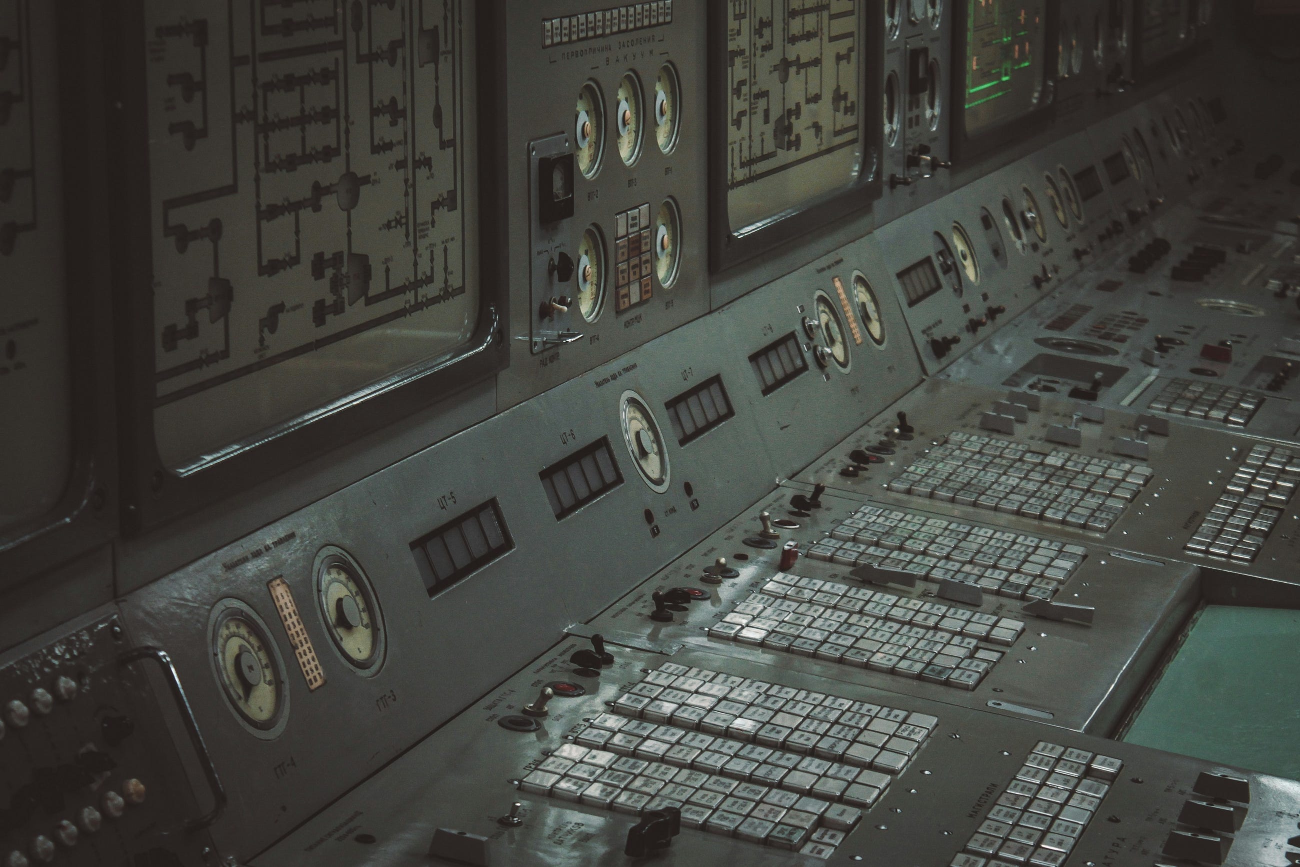 The Role of Advanced Communication and Radar Systems in Modern Aerospa