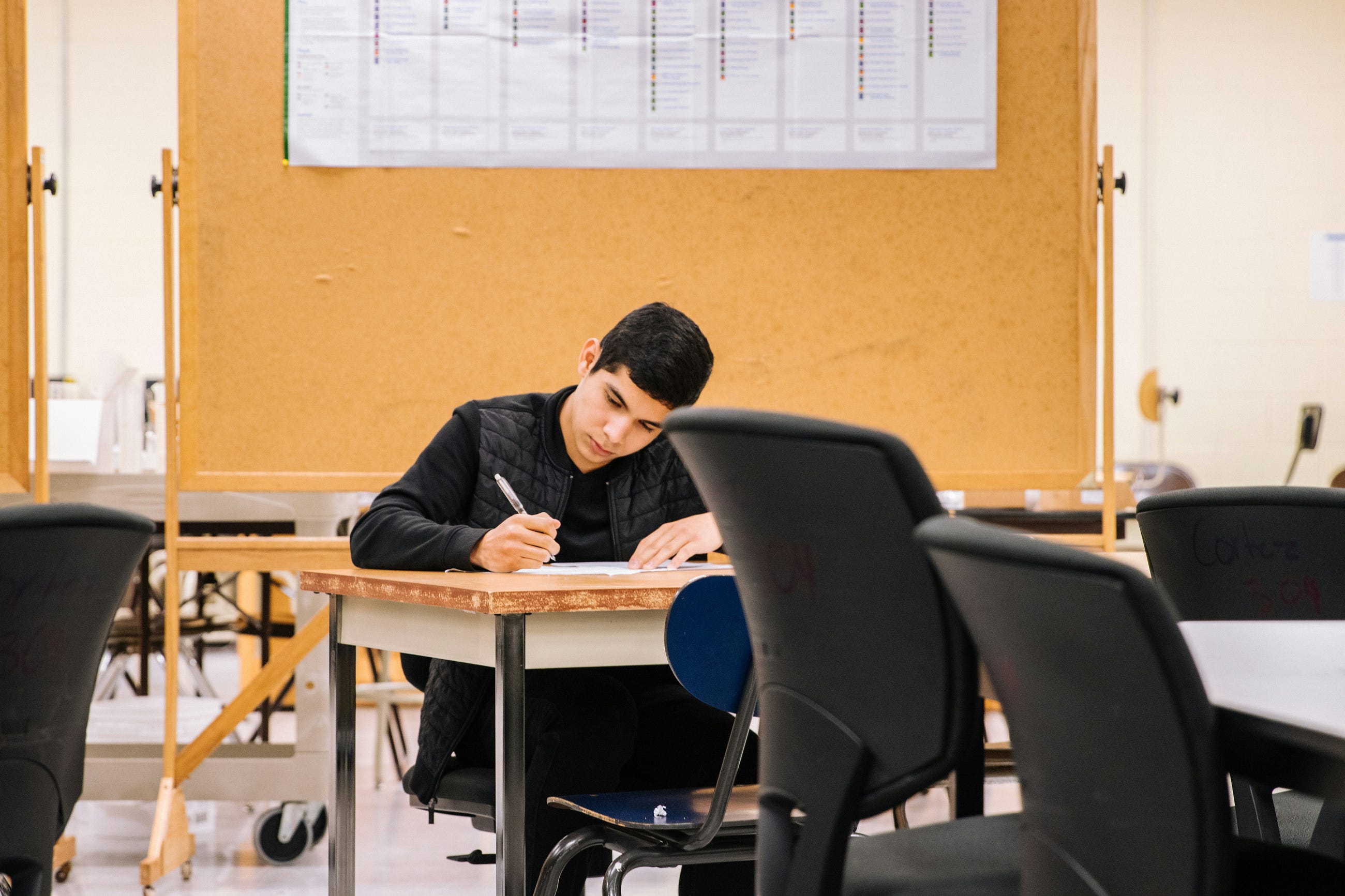 EARN UPTO ~$65/HR BY APPLYING TO AI & LOCAL LANGUAGE TUTOR JOBS