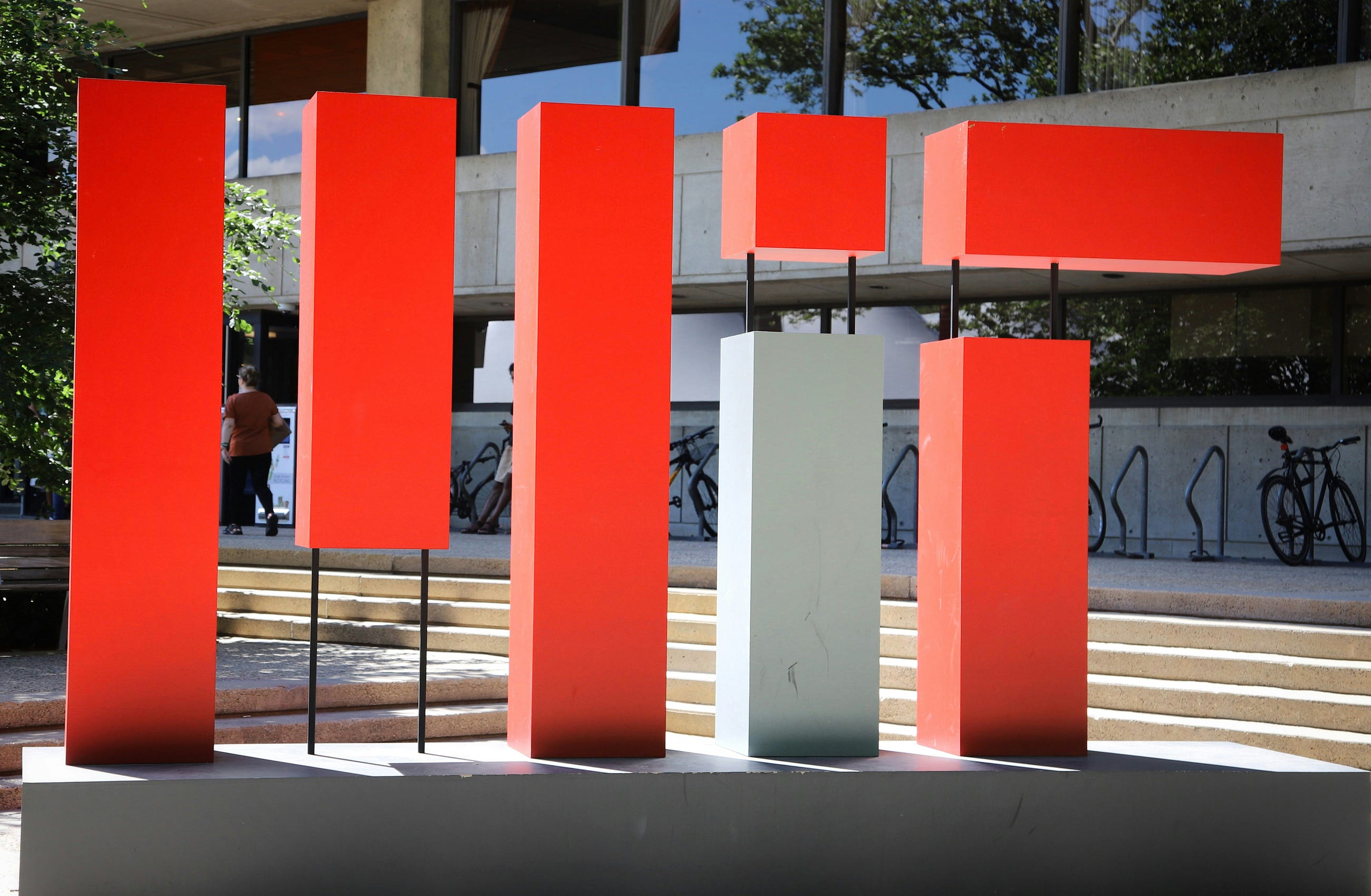 How Three MIT Researchers Broke AI’s Context Limit With a Python Loop