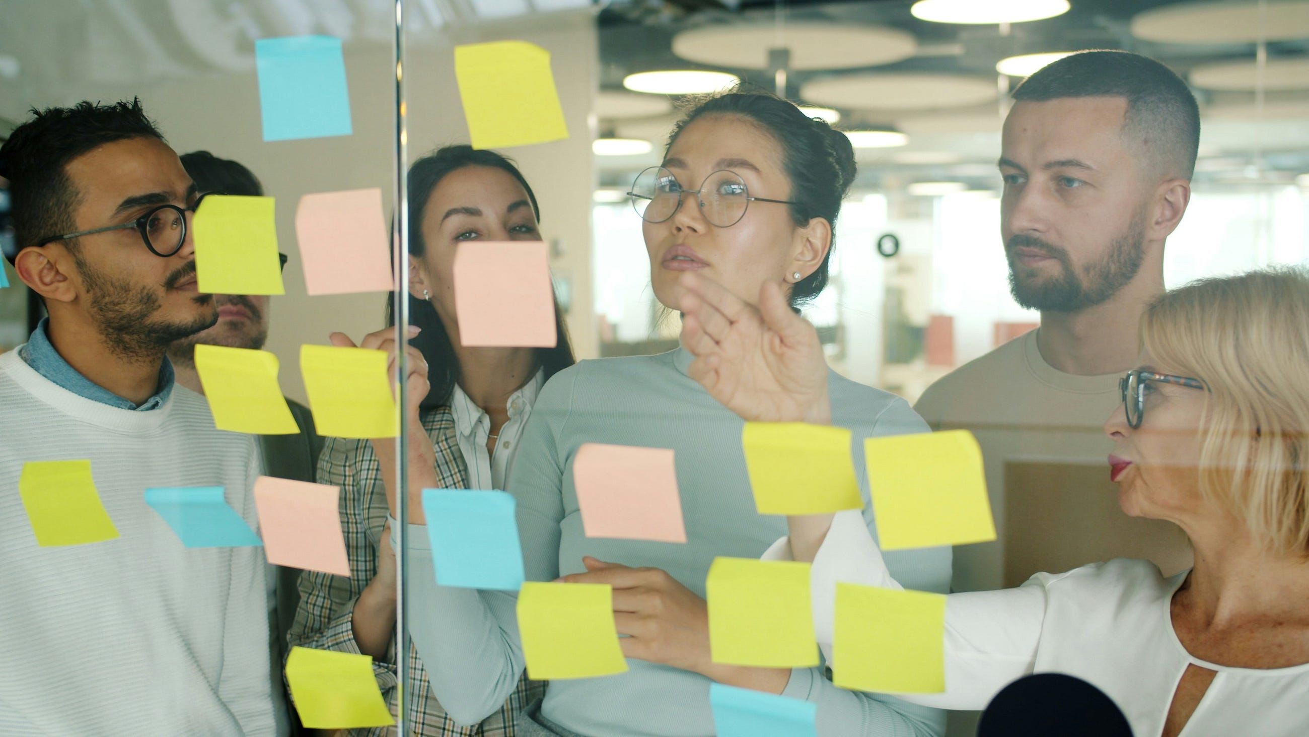 Best Brainstorming Techniques for UX Designers & Product Teams