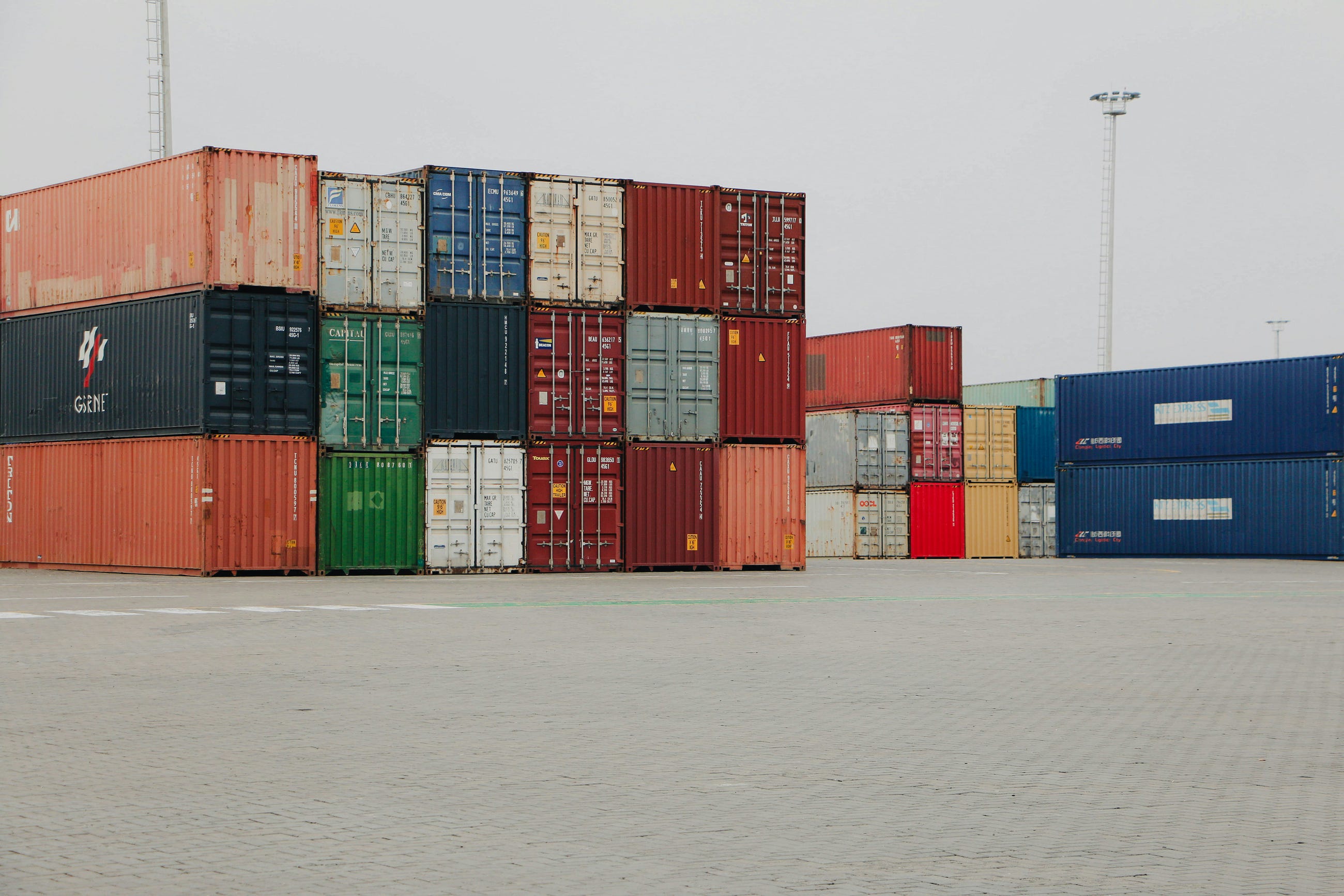 I Built a Container Engine in Rust And It Starts in 10ms