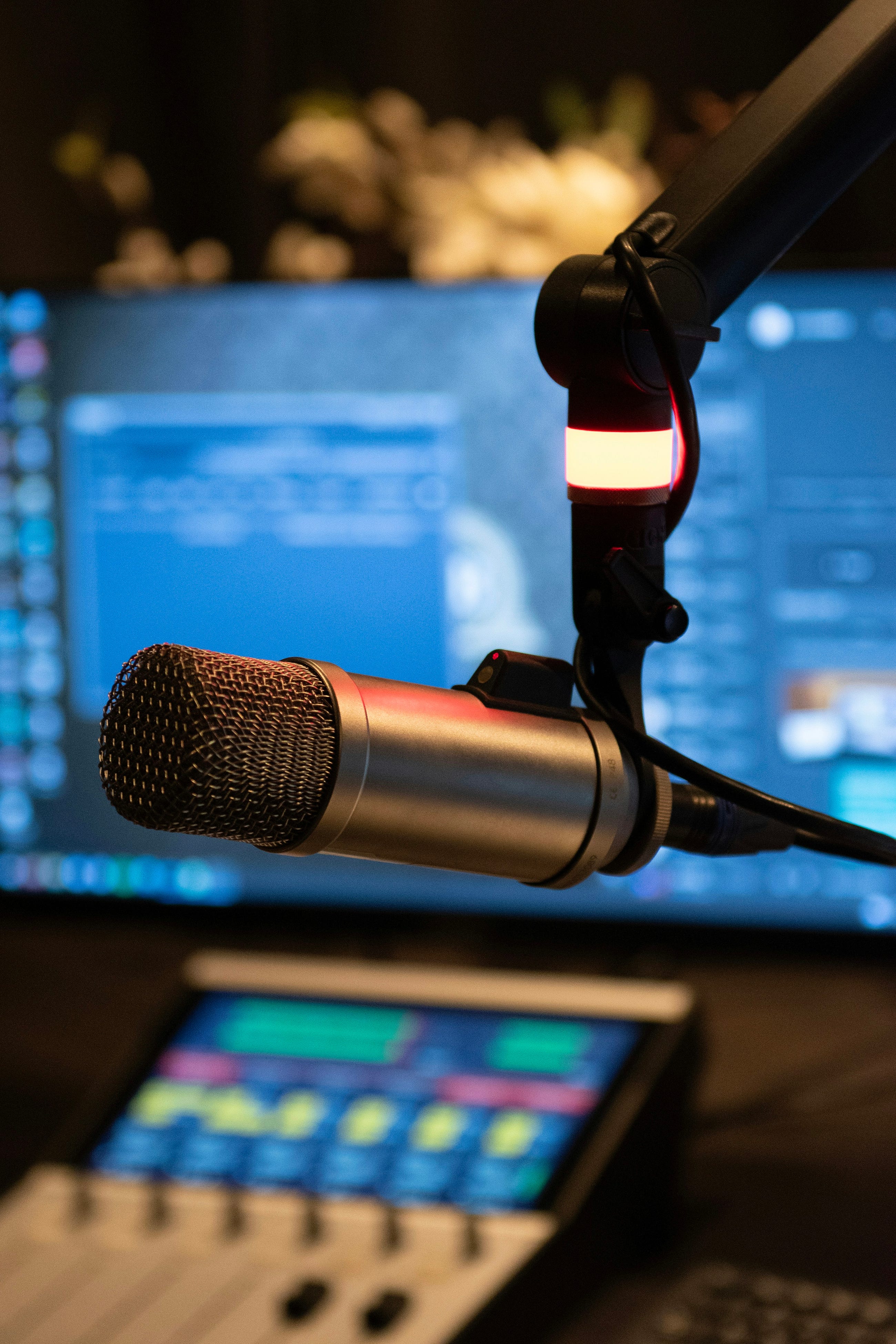 The Command That Shows You Which App Is Using Your Microphone Right Now on Linux
