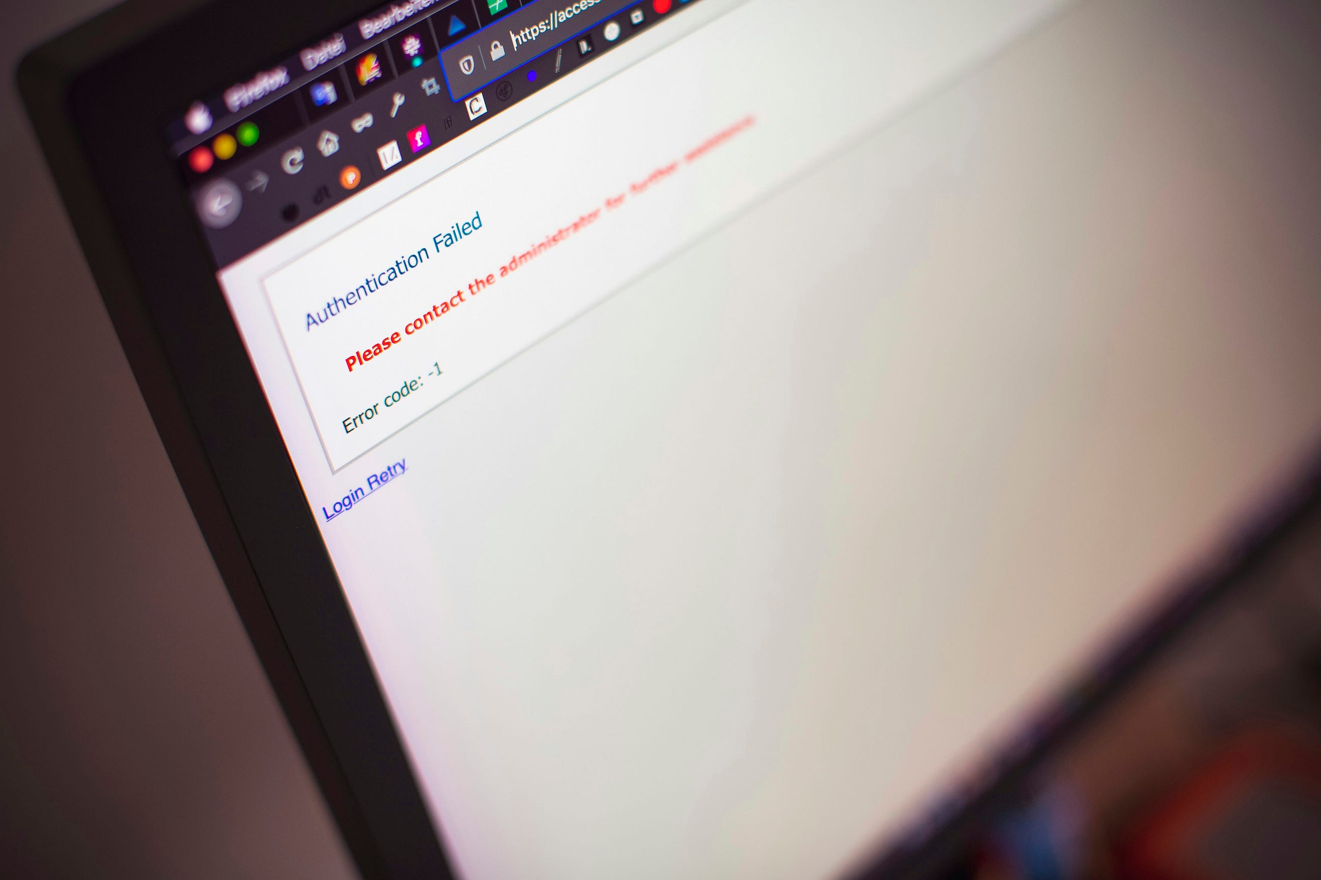 Robust Error Management for Sturdy Event Handlers