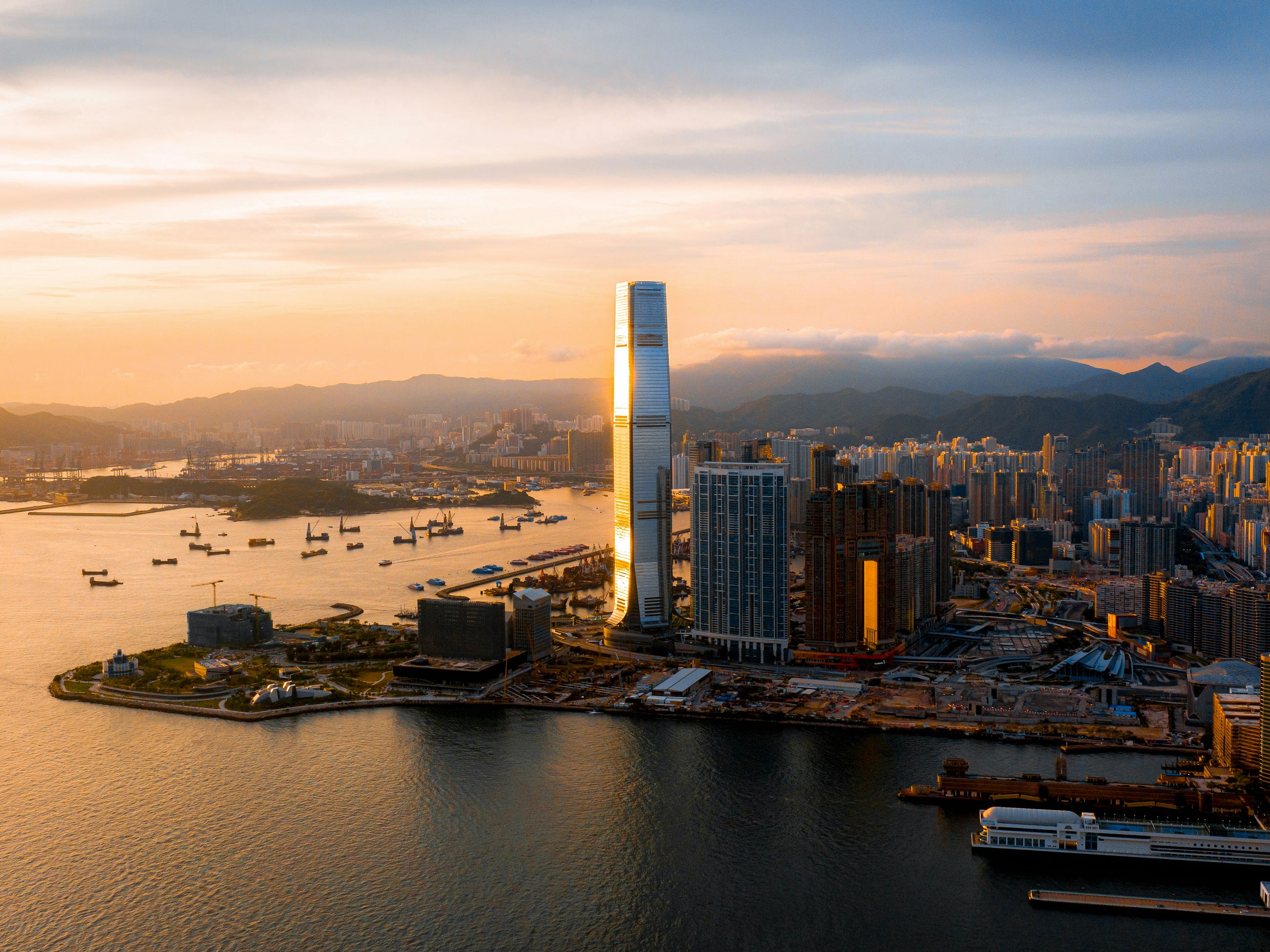 How Hong Kong is Embracing Fintech, AI, and Other Cutting-Edge Technologies?