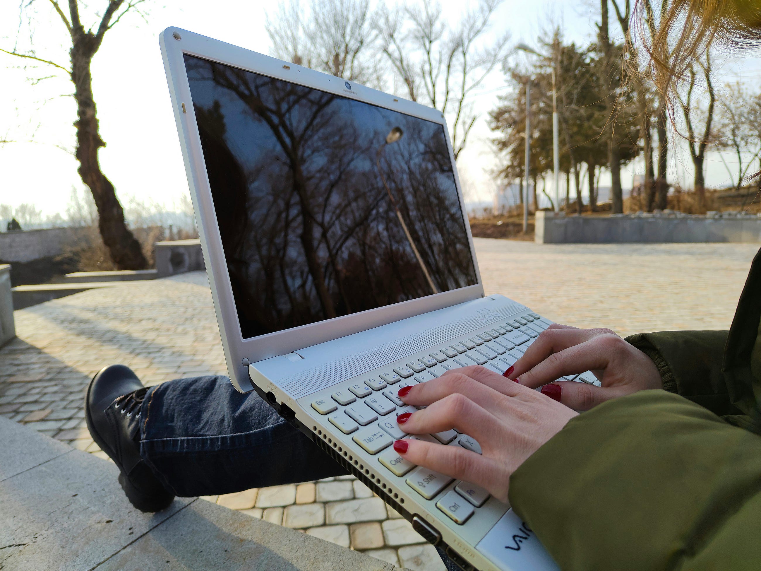 6 Ways I Use AI as a Writer — Without Losing My Voice
