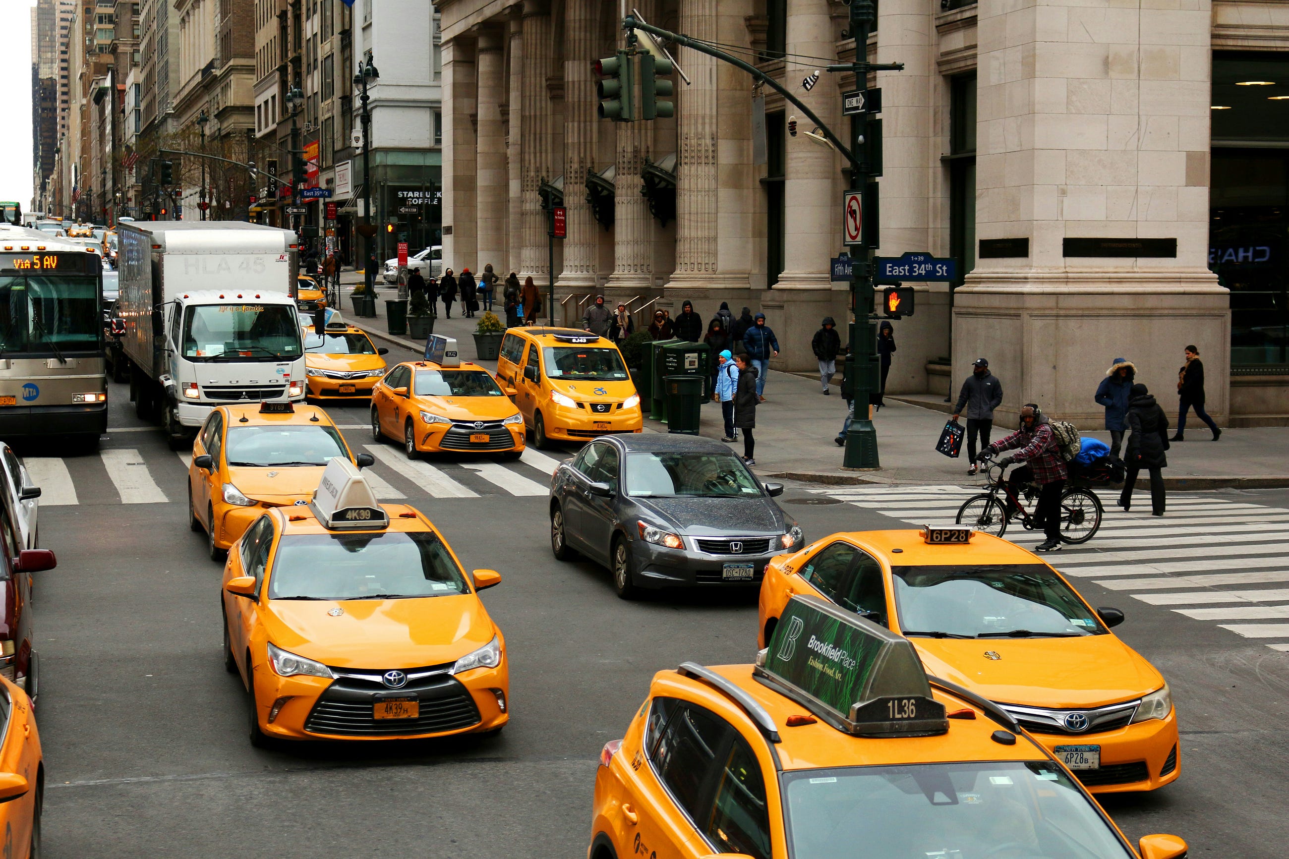 ETL Platform: Analyzing NYC Yellow Taxi Trips with Airflow, FastAPI, and Cloud Integration
