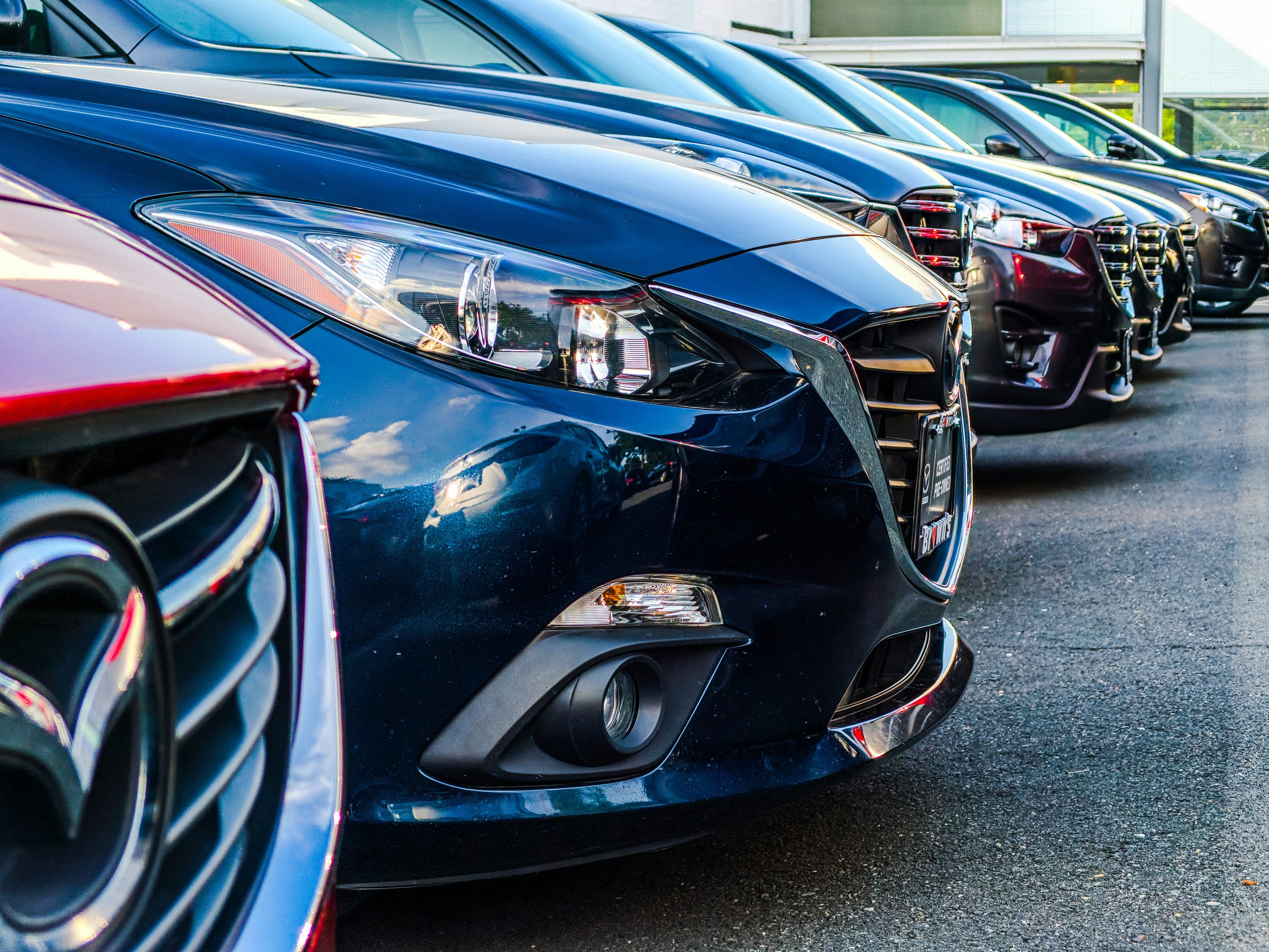 Used Car Marketplace Relational Database and Simple Analytics Query