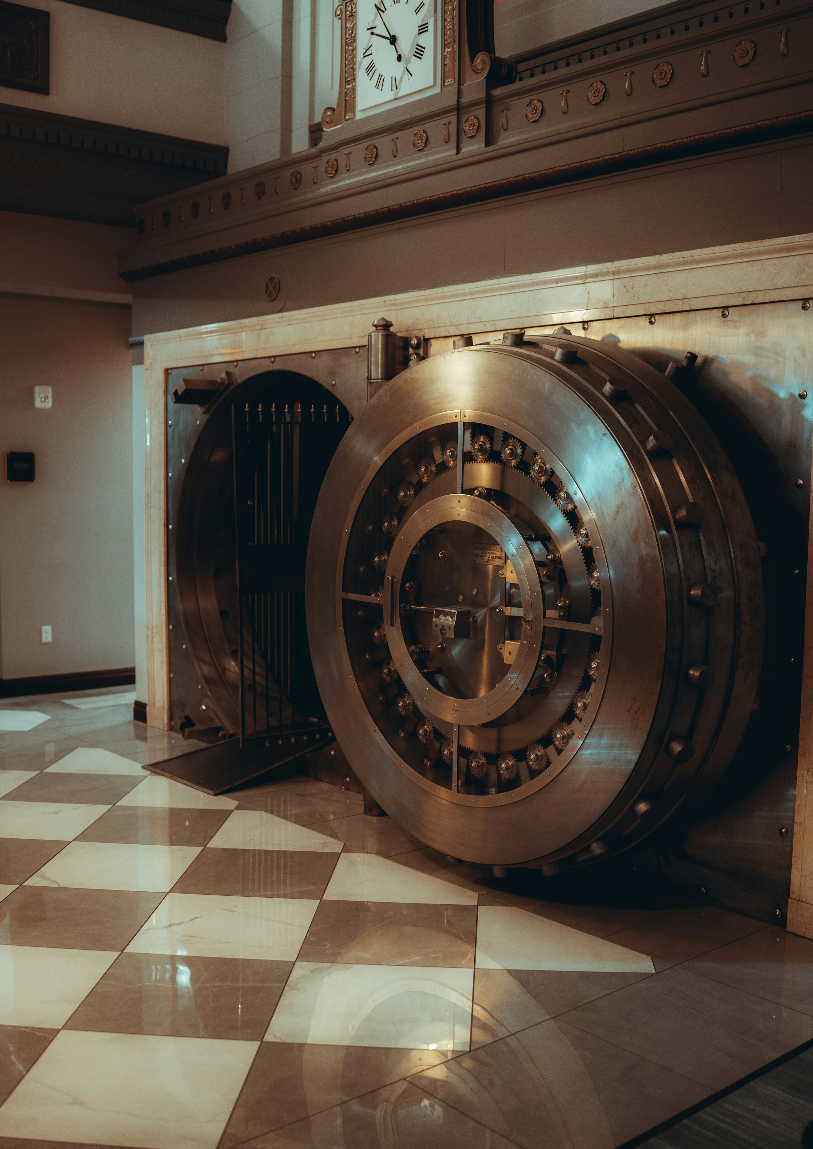 How Do Concrete Vaults Actually Work?  A Simple Guide for DeFi Users