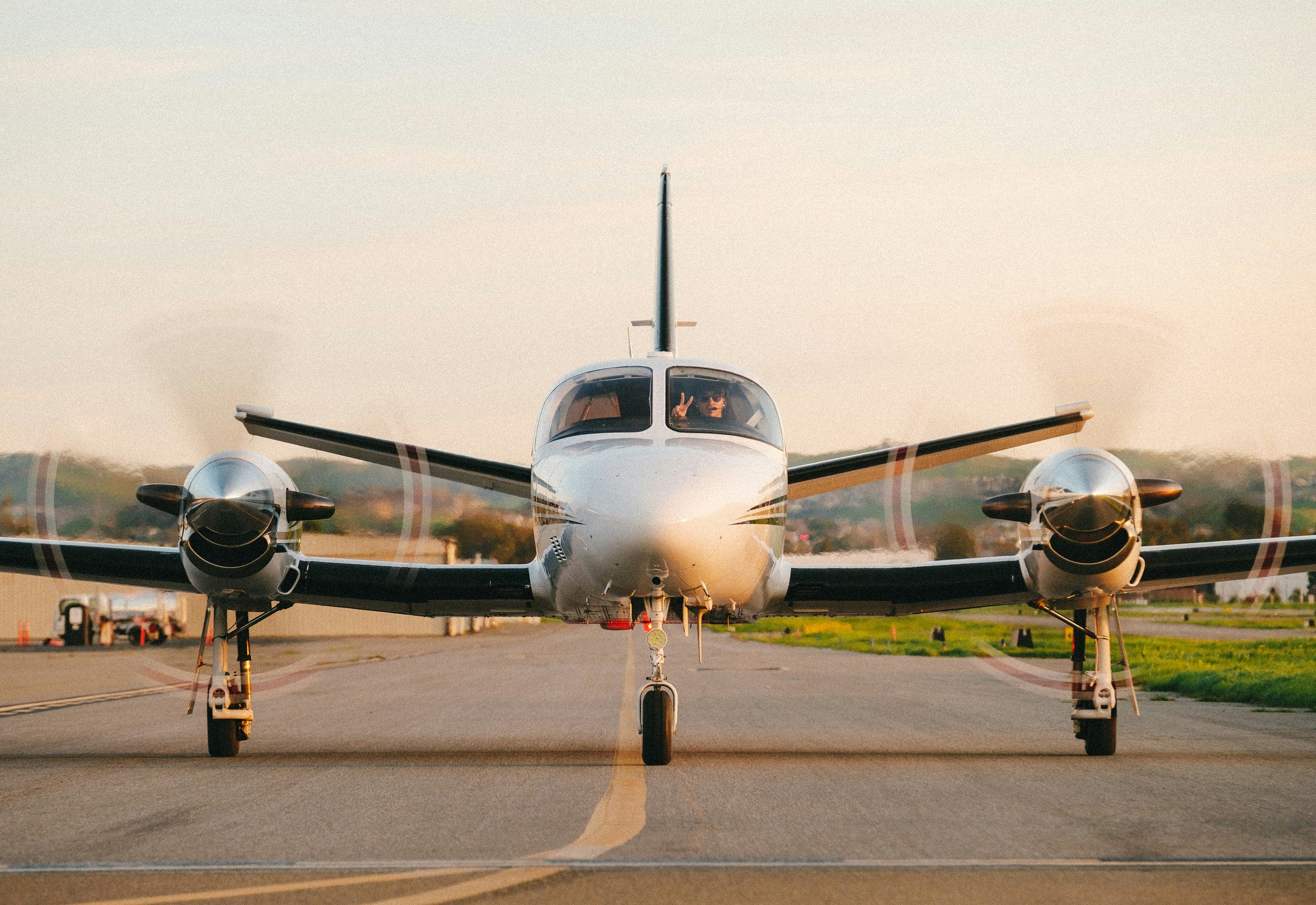 [Fiction] Aviator Sammy’s 1936 Flight and 1999 Time Travel Loop