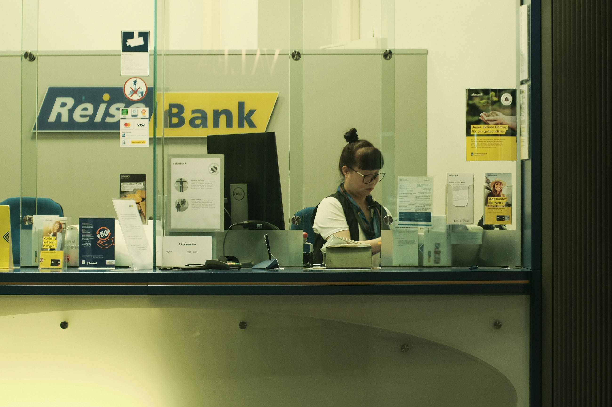 The Messaging System That Moves Billions of Payments Daily