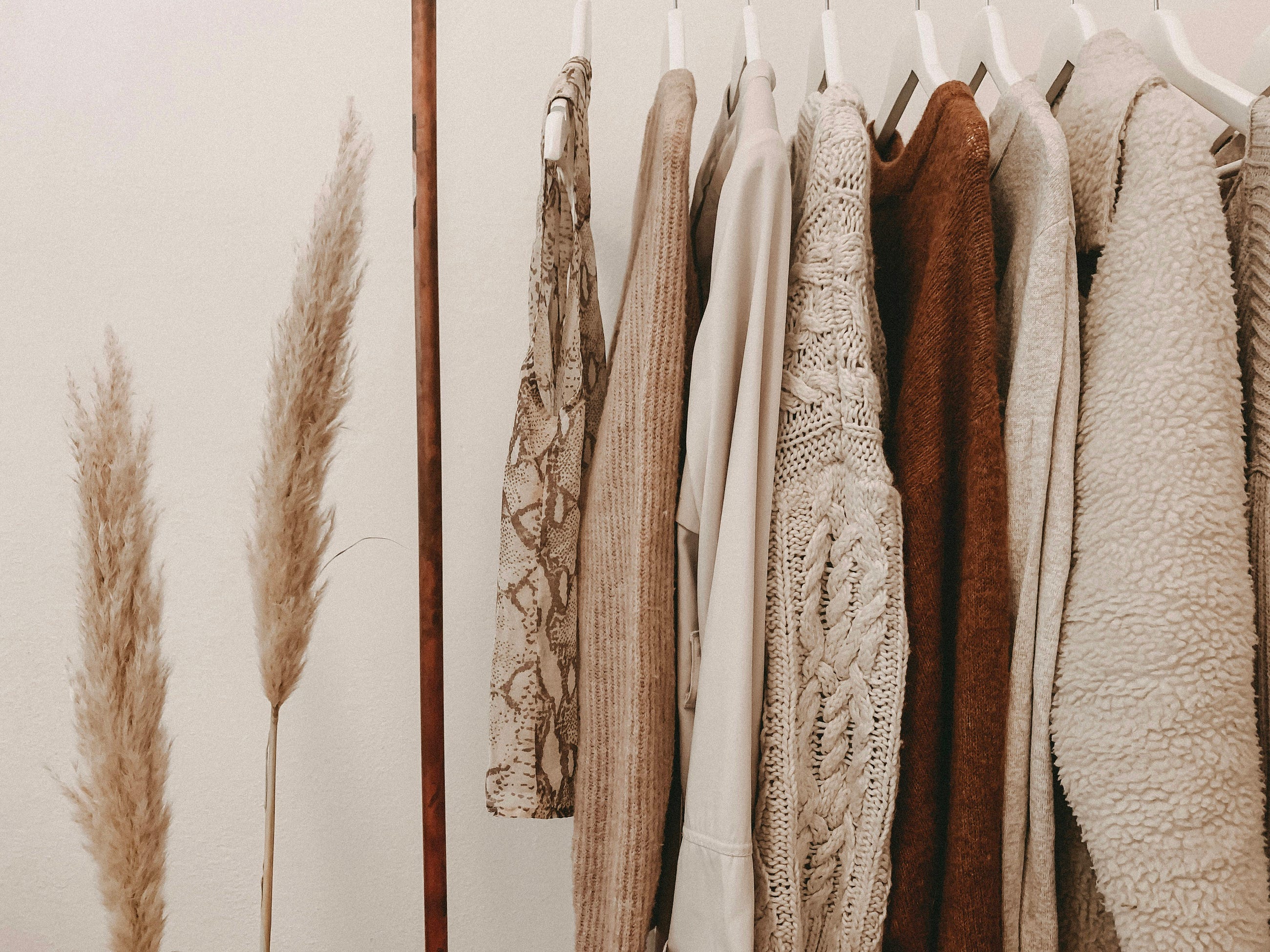 How to Write Poshmark Titles That Actually Sell in 2026 (The 80% SEO Rule Most Sellers Miss)