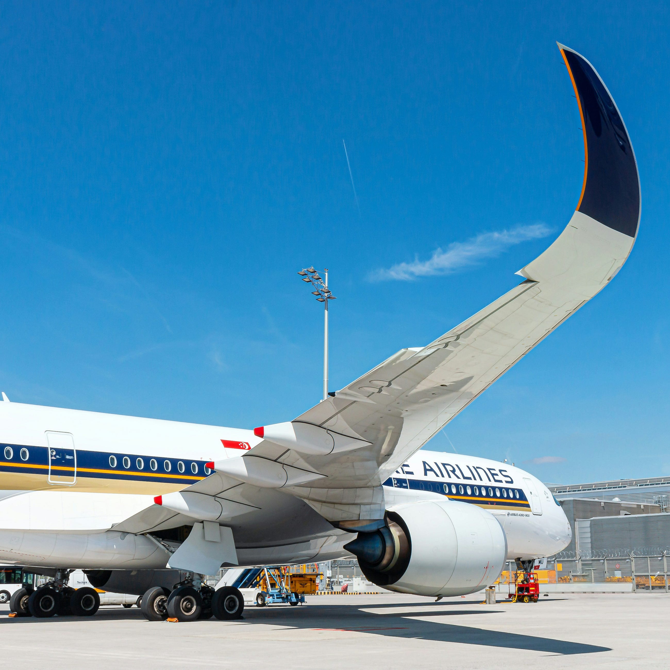 Can Indians get jobs in Singapore Airlines-