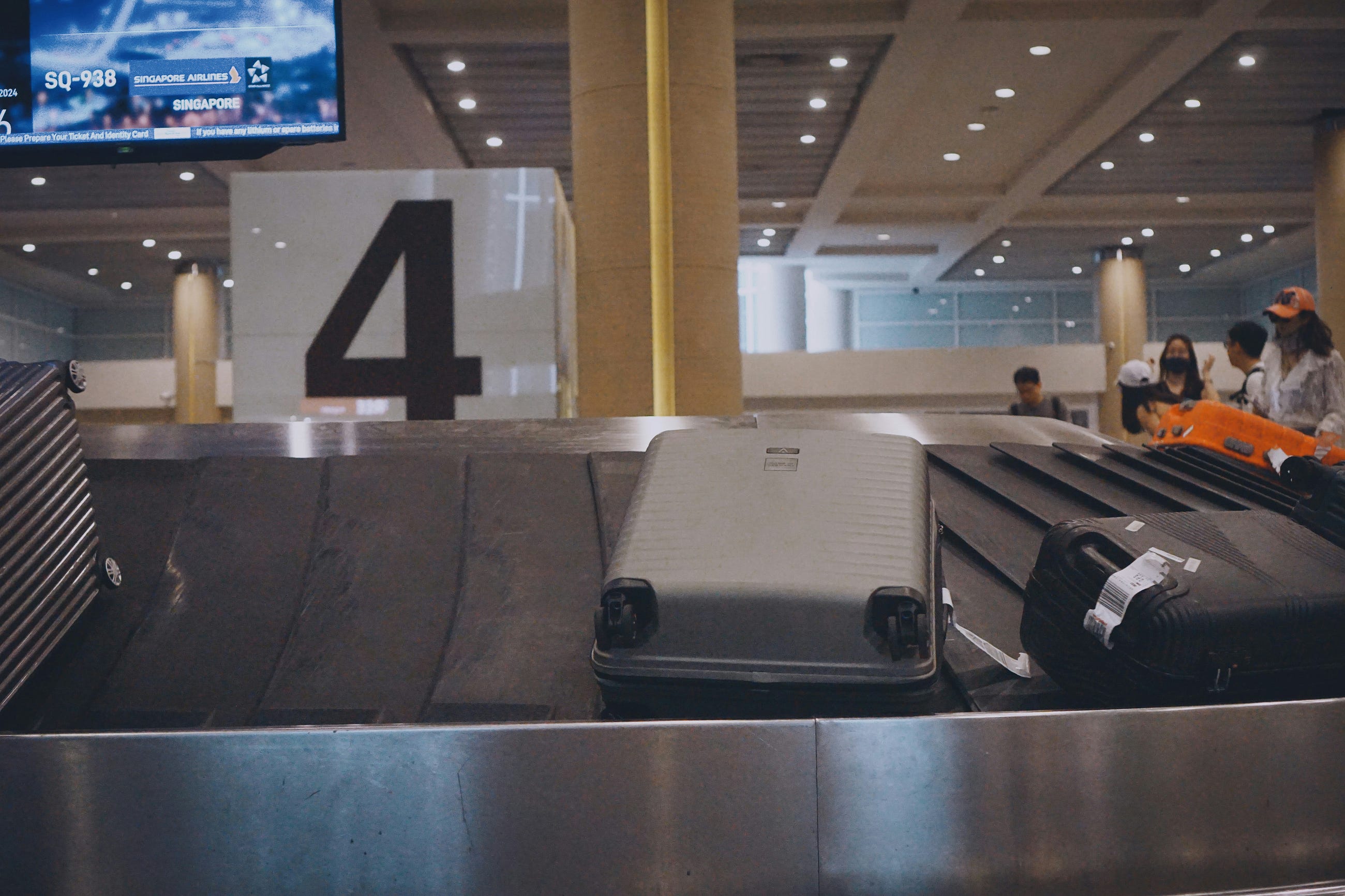 You’re Probably Paying Too Much to Check a Bag. Here’s the Fix.
