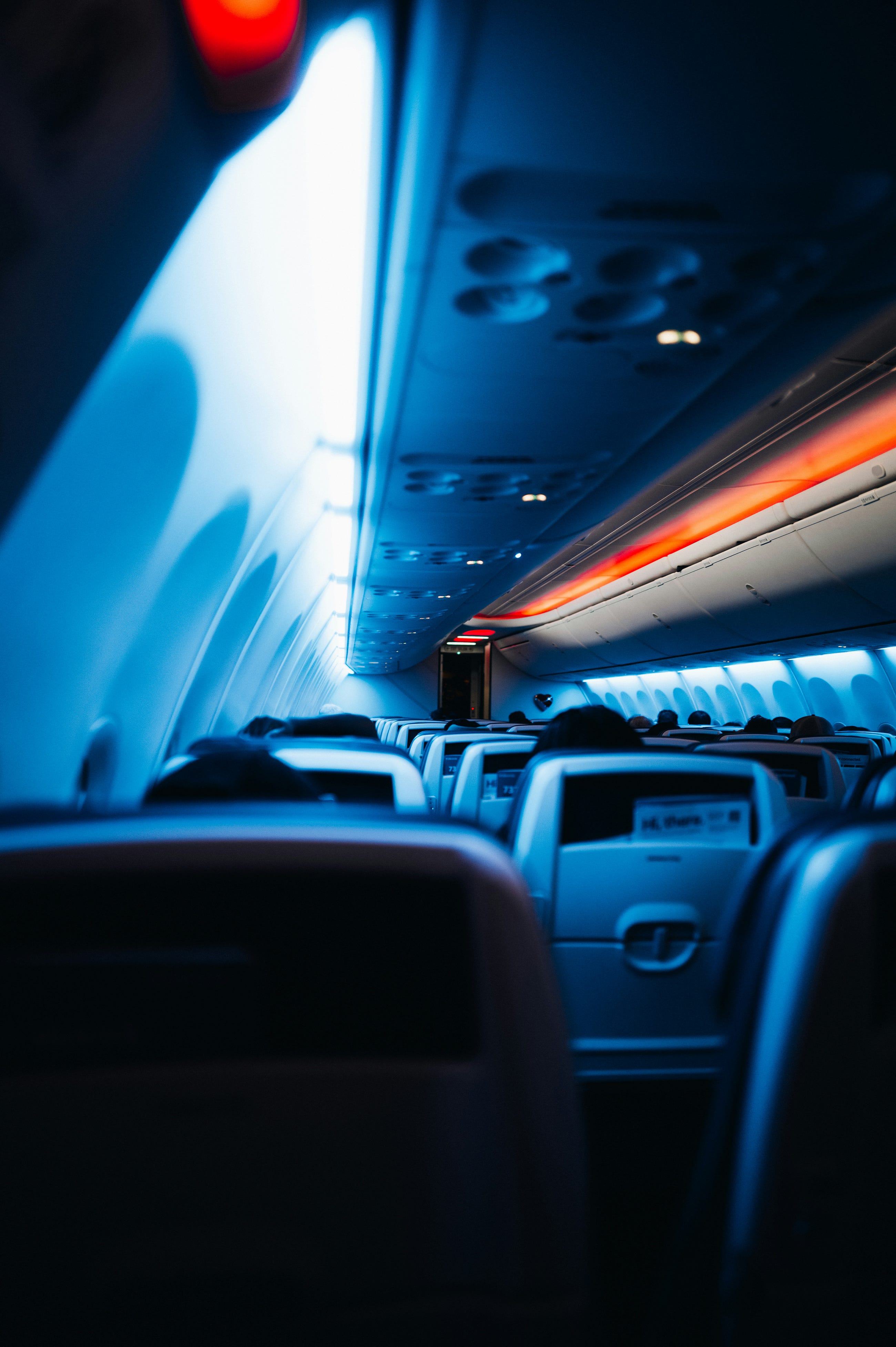 The Delay That Turned a Cabin Into a Pressure Cooker The Delay That Turned a Cabin Into a Pressure Cooker