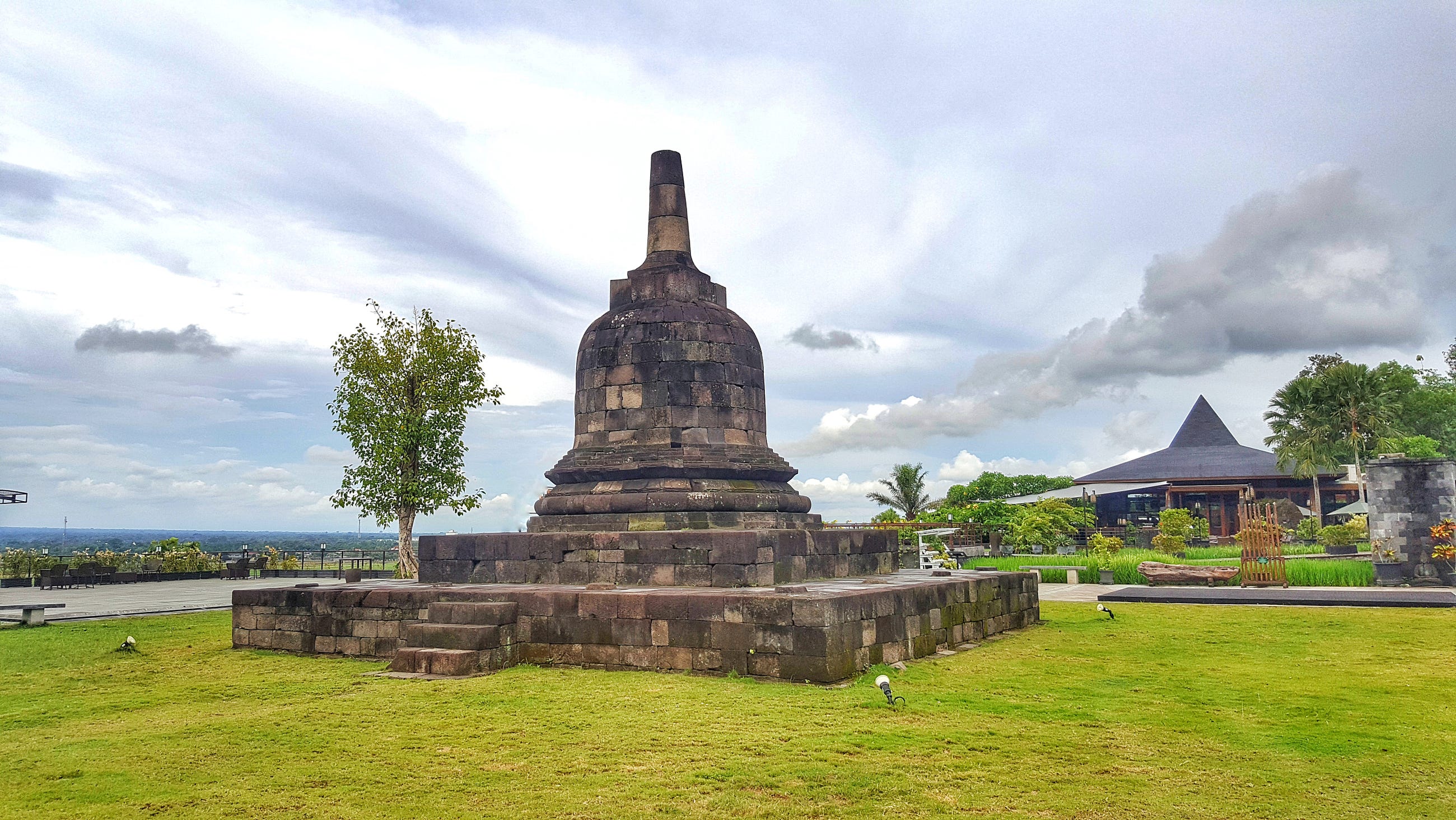 Candi Sumberwatu Kini Marcapada Medium