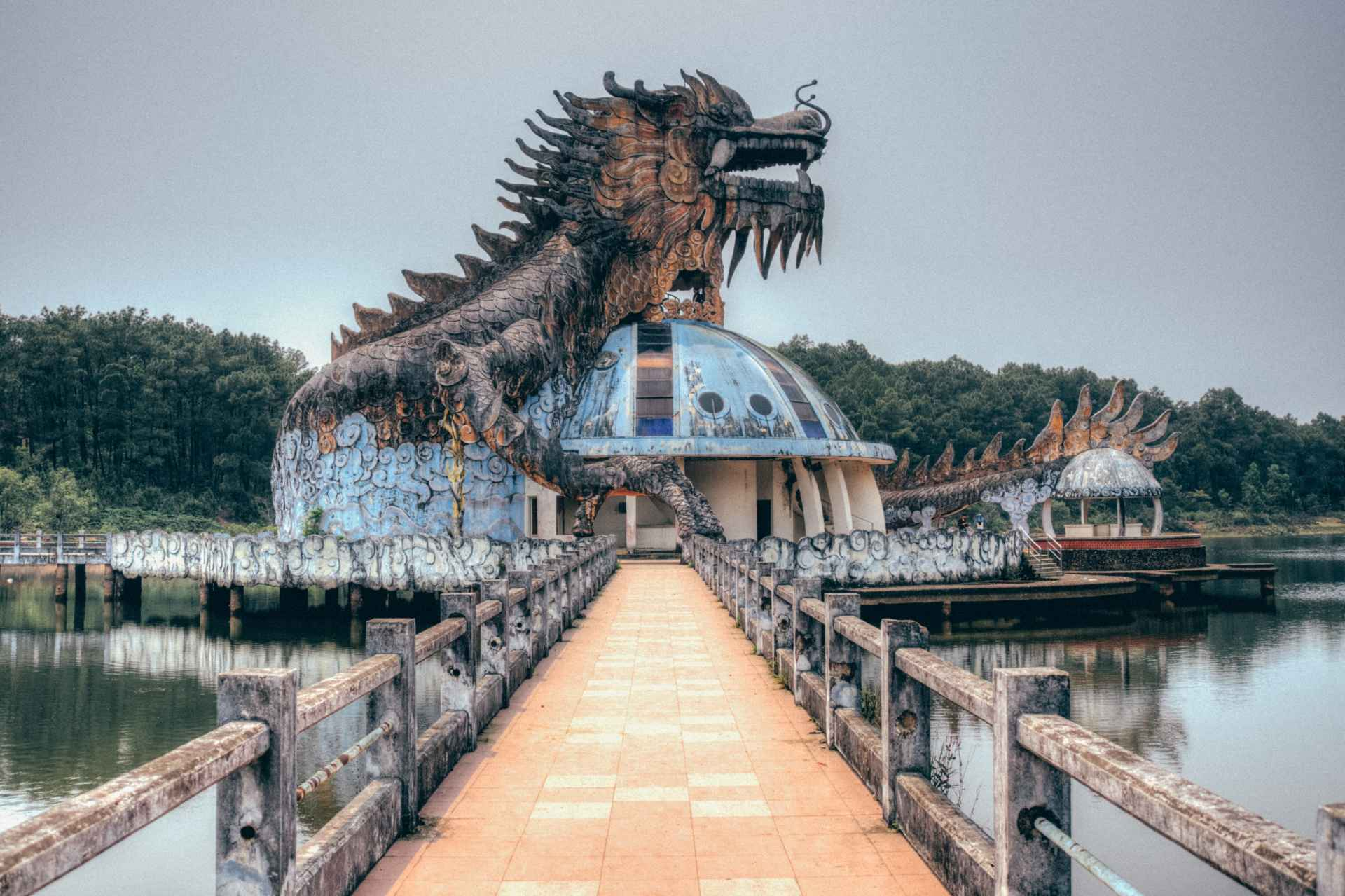 breaking-into-vietnam-s-creepy-abandoned-water-park