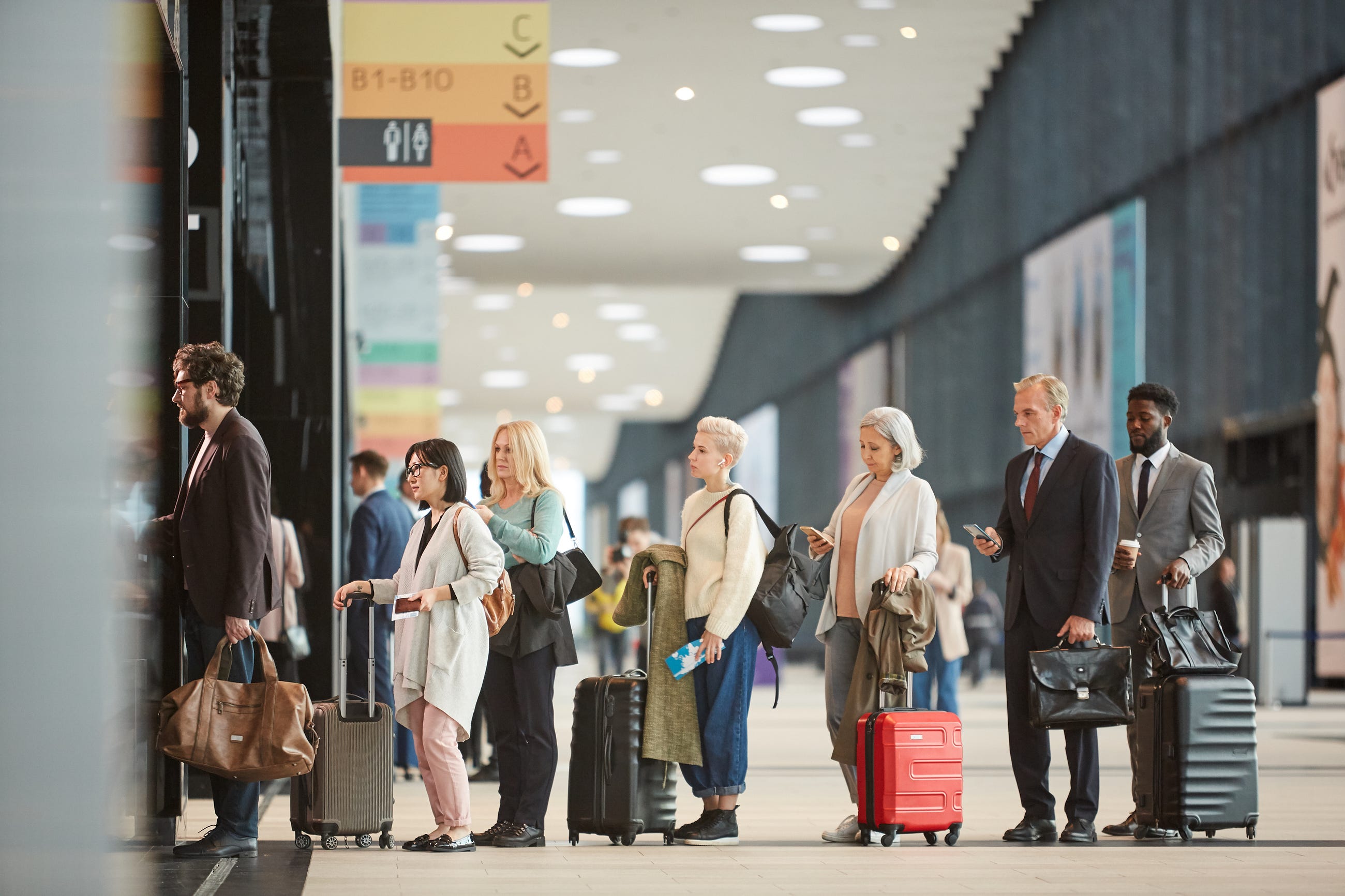 Renting a Car Online vs Airport Pickup: Which Saves More Money-