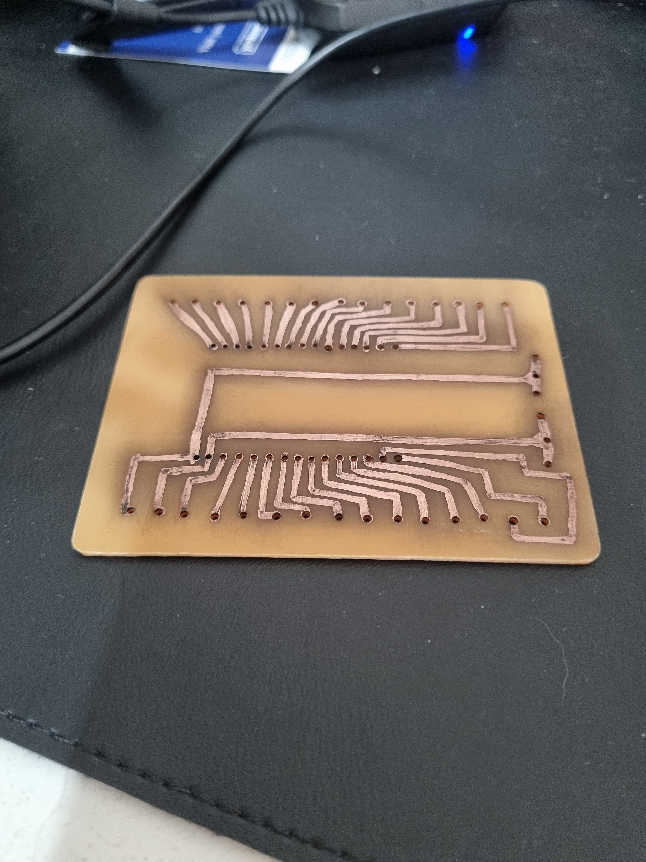 Engenharia Além do Código: Fabricando um Shield Artesanal para ESP32