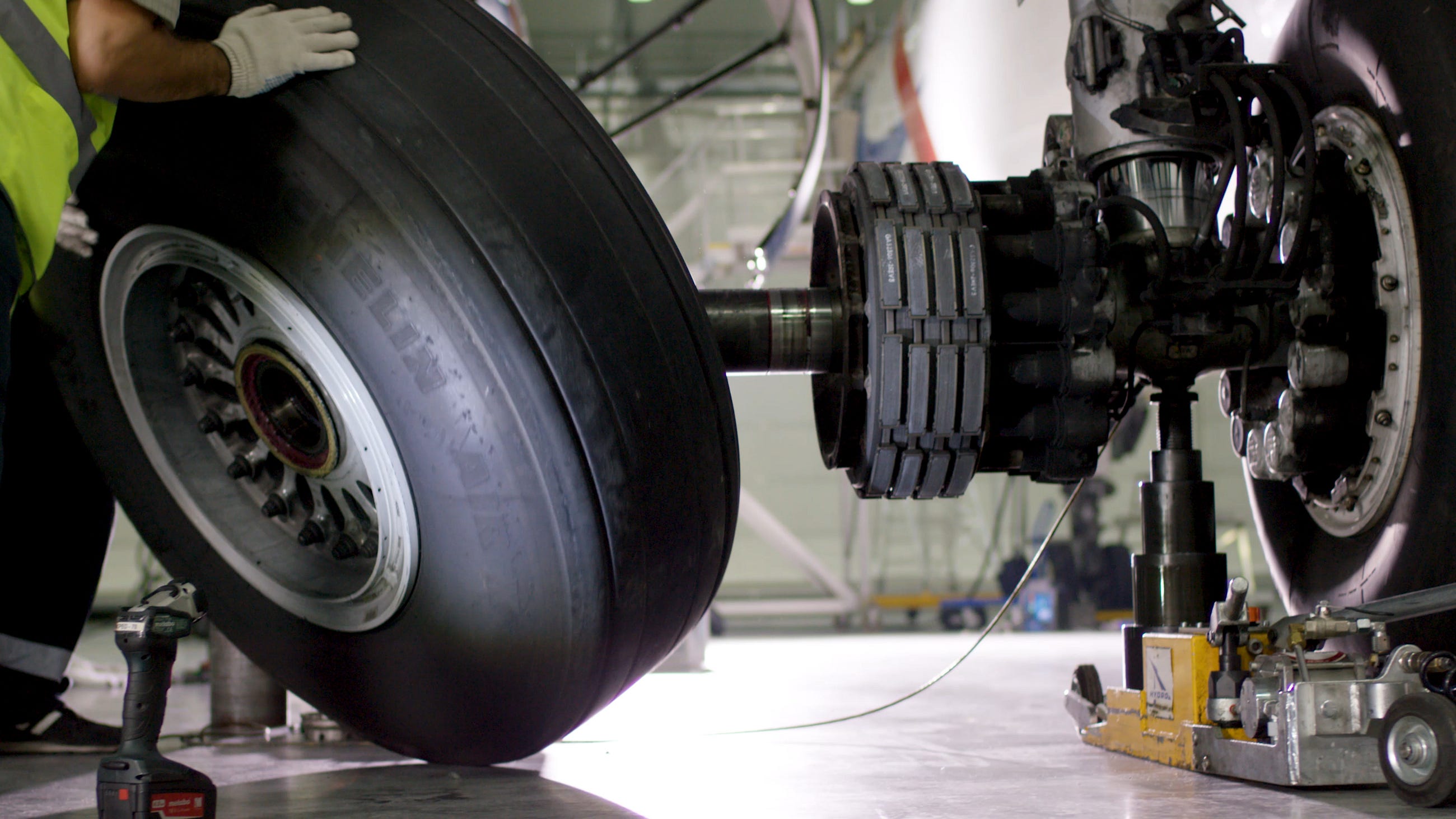 Why Intelligent Scheduling Is Transforming Aviation MRO Operations